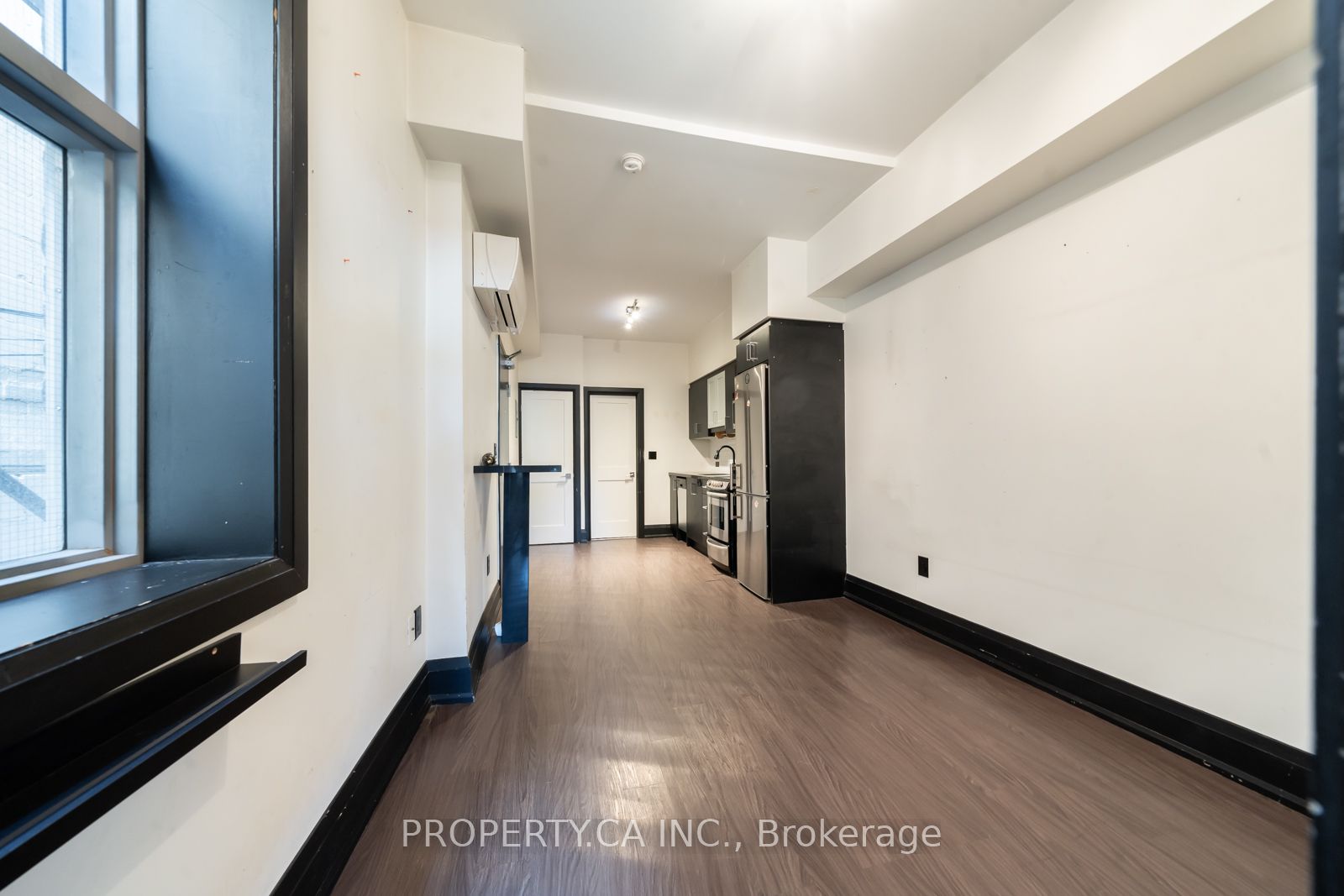 960 Queen Street W 3 Property Photo 5