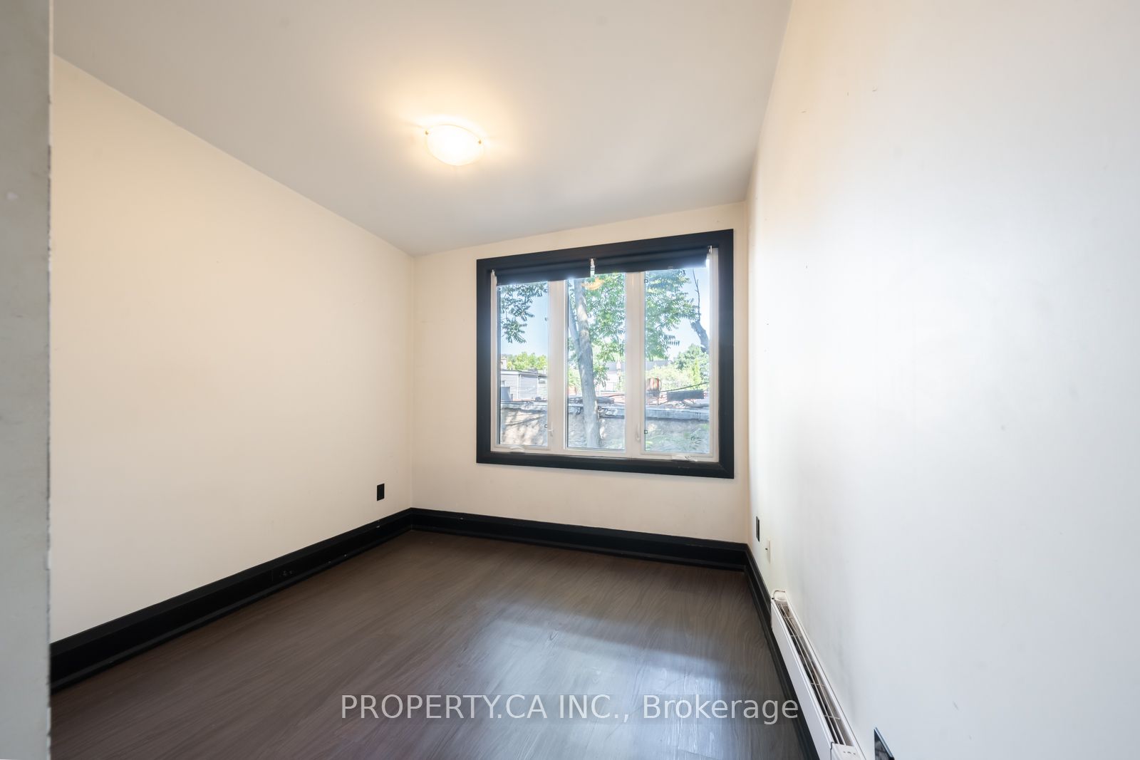 960 Queen Street W 3 Property Photo 6