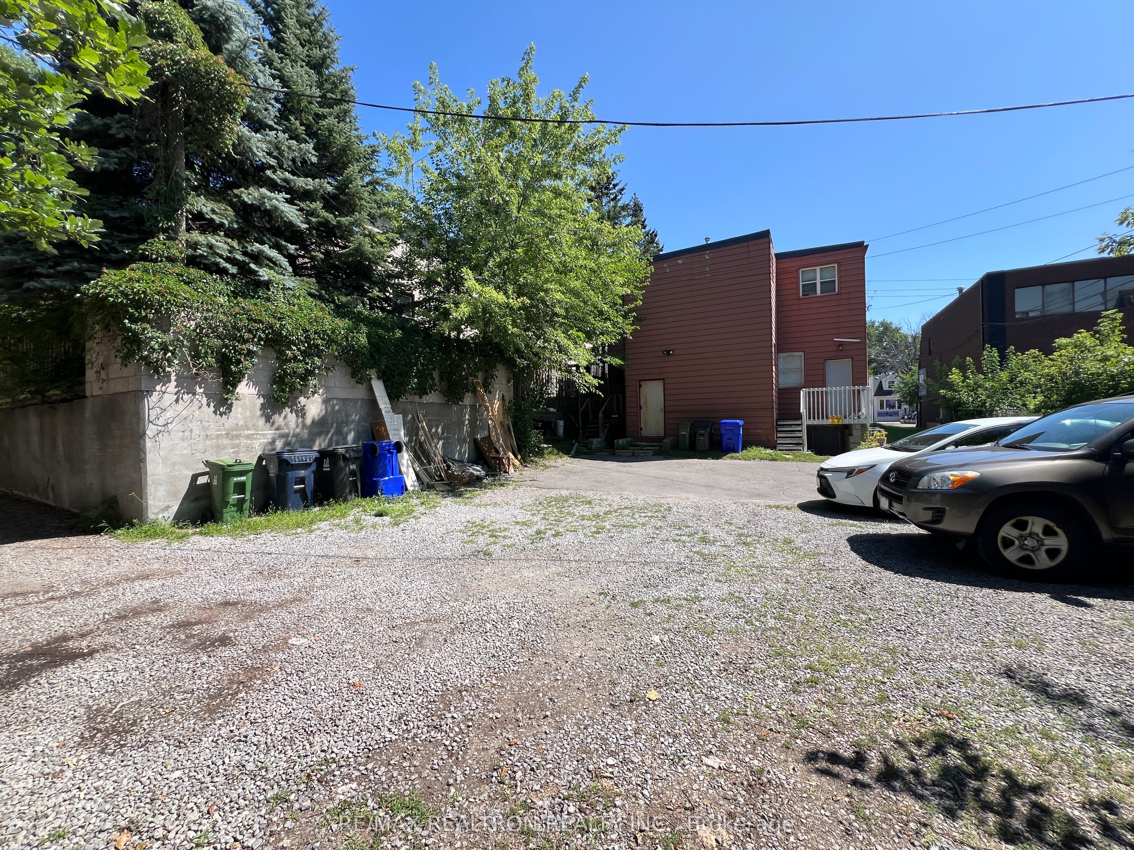 180-184 Willowdale Avenue Property Photo 8