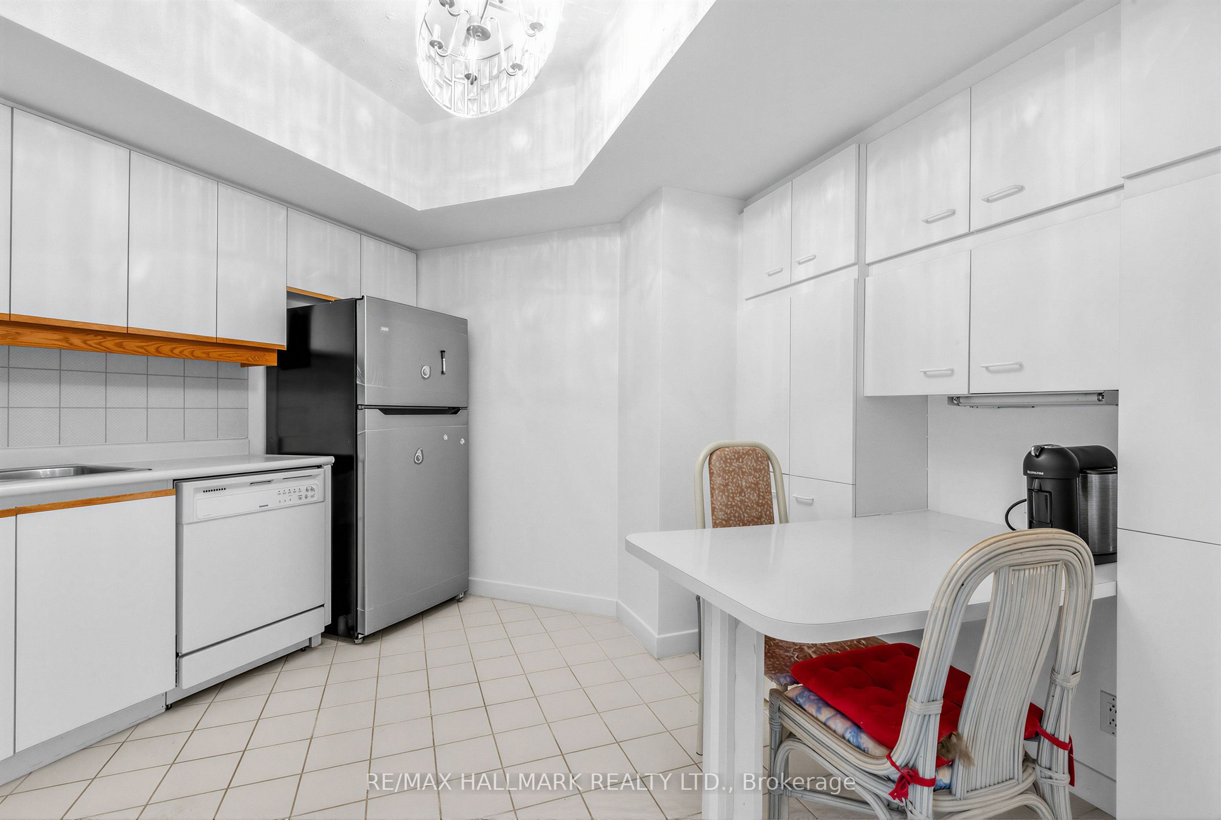3 Duplex Avenue 102 Property Photo 14