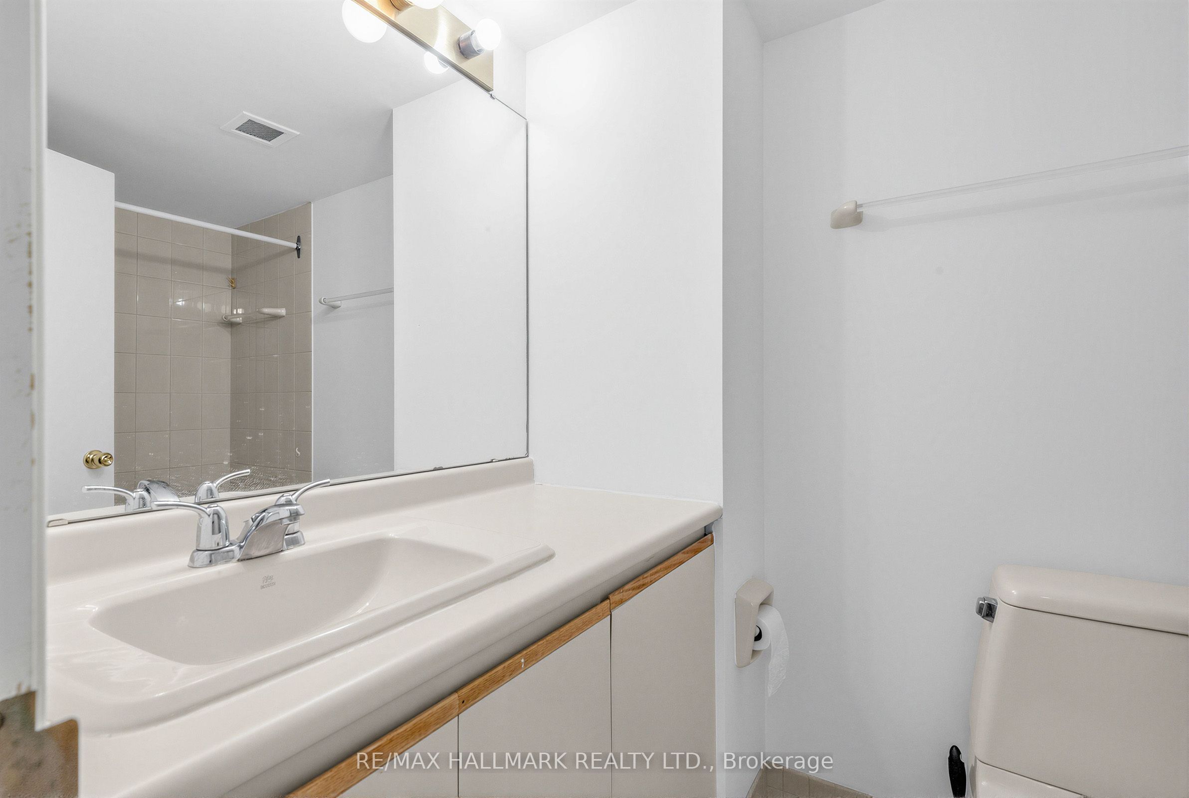3 Duplex Avenue 102 Property Photo 23