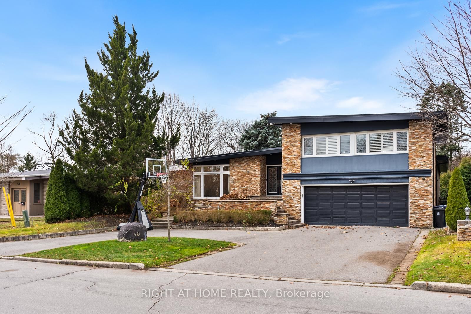 40 Heathview Avenue Property Photo 1