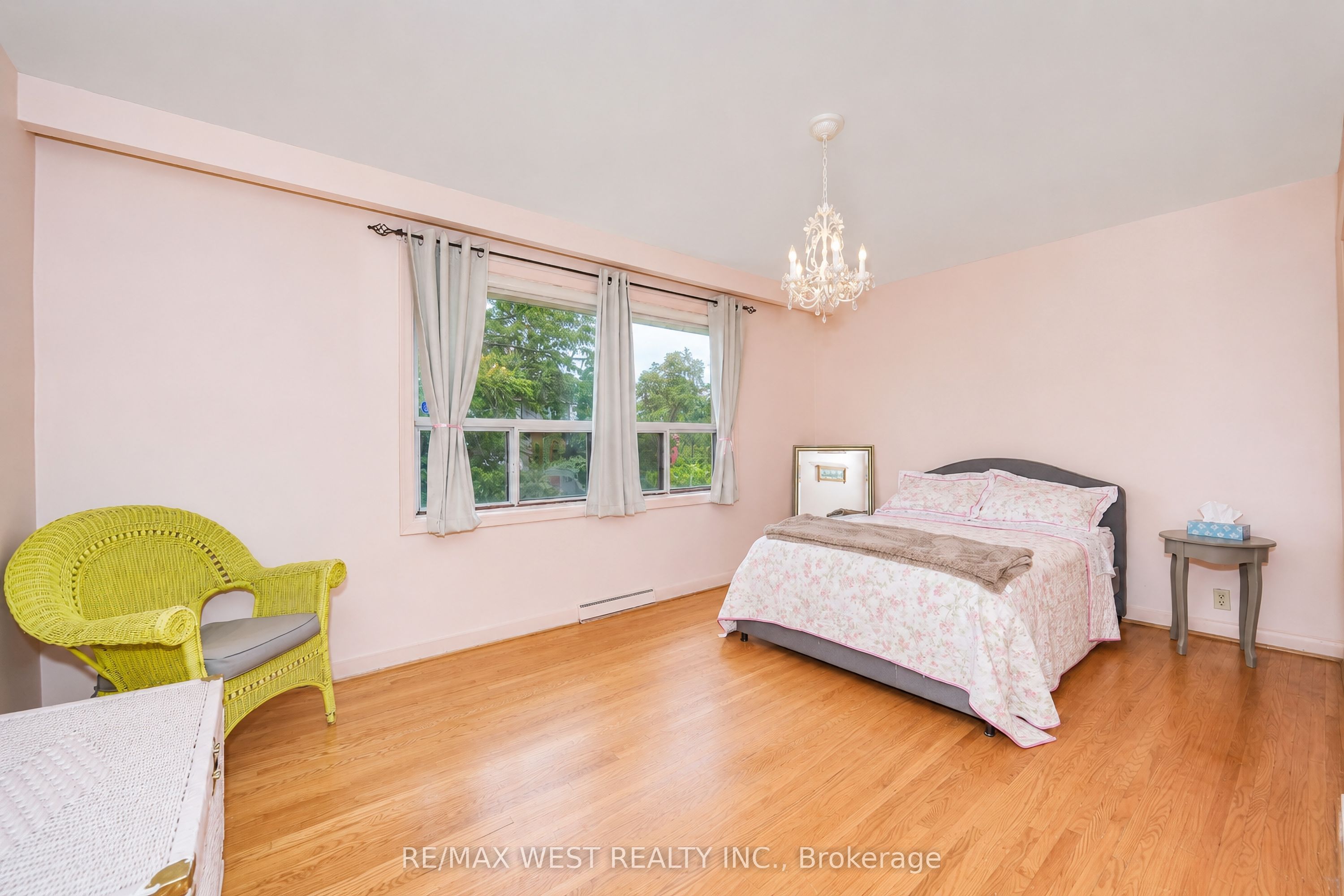 14 Model Avenue Property Photo 8