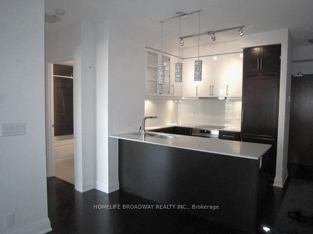 21 Clairtrell Road 401 Property Photo 2