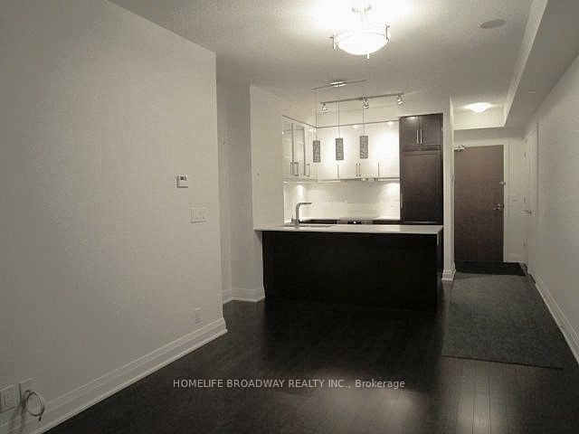 21 Clairtrell Road 401 Property Photo 3
