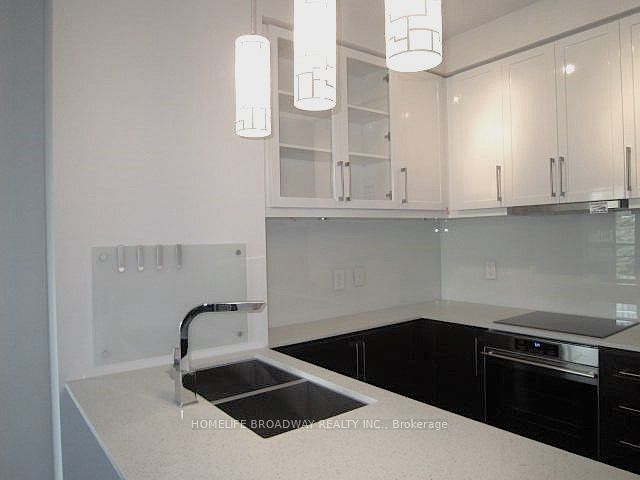 21 Clairtrell Road 401 Property Photo 4