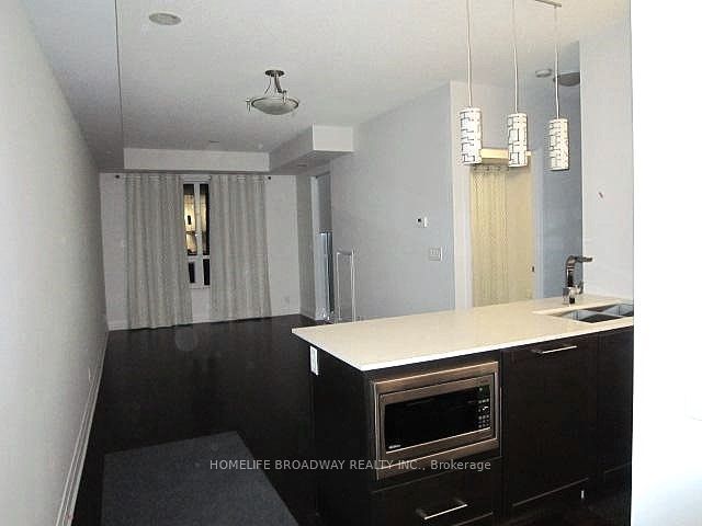 21 Clairtrell Road 401 Property Photo 6