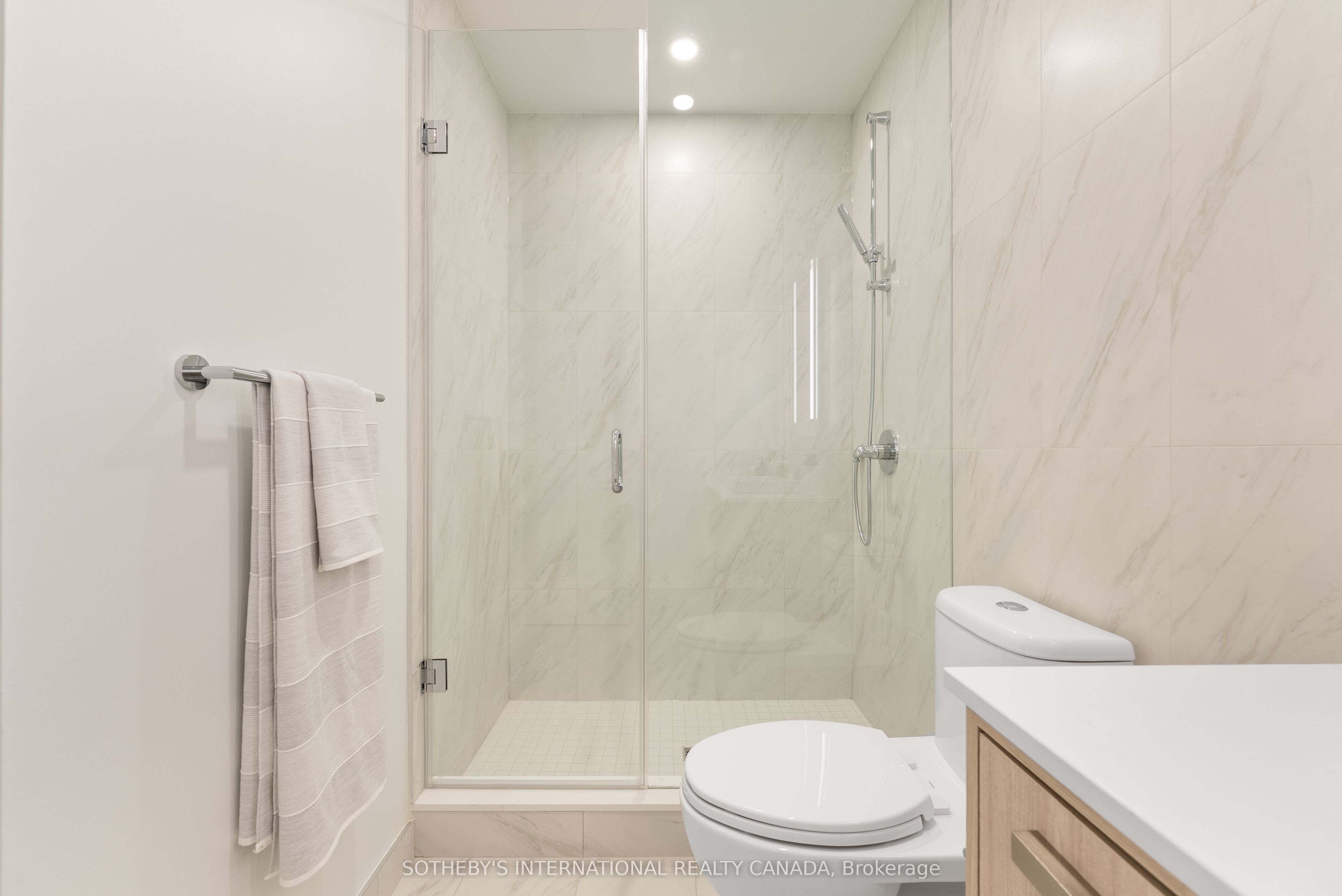 115 Denison Avenue 1013 Property Photo 14