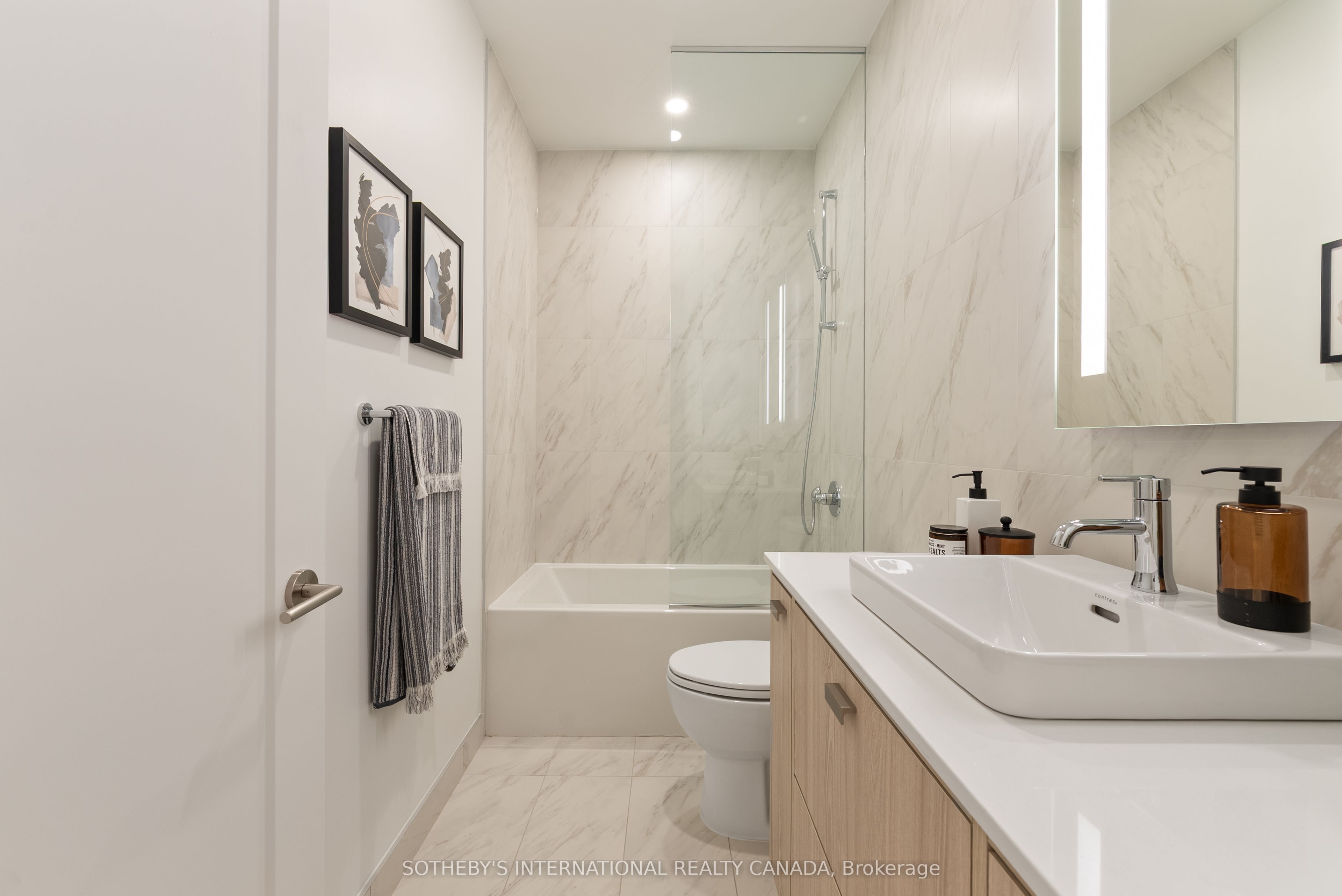 115 Denison Avenue 1013 Property Photo 20