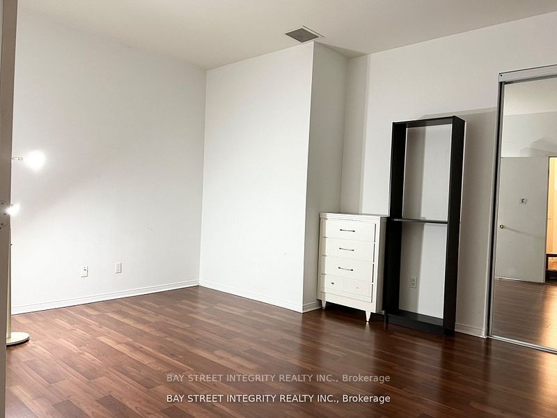 7 King Street E 917 Property Photo 9