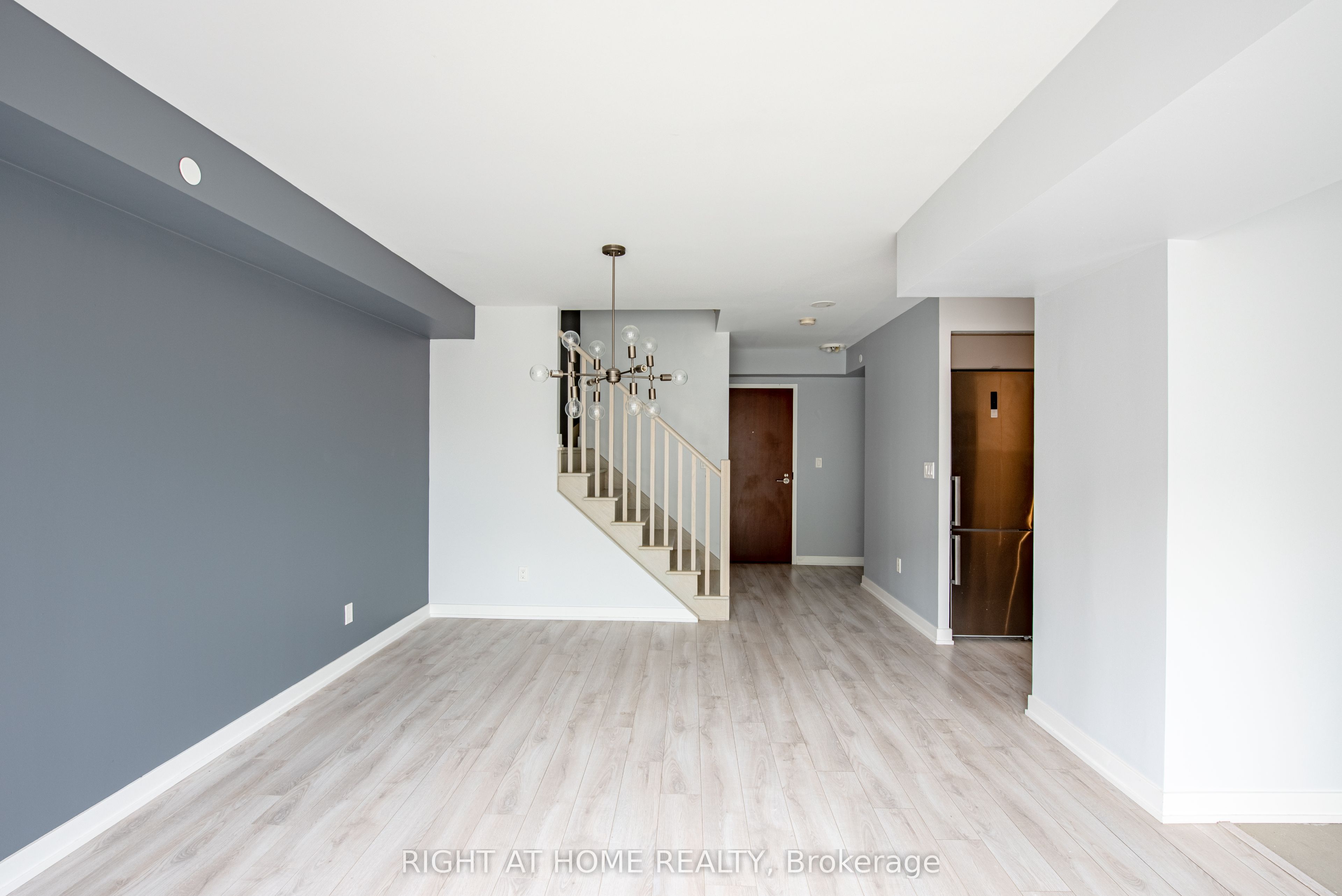118 Varna Drive 101 Property Photo 6