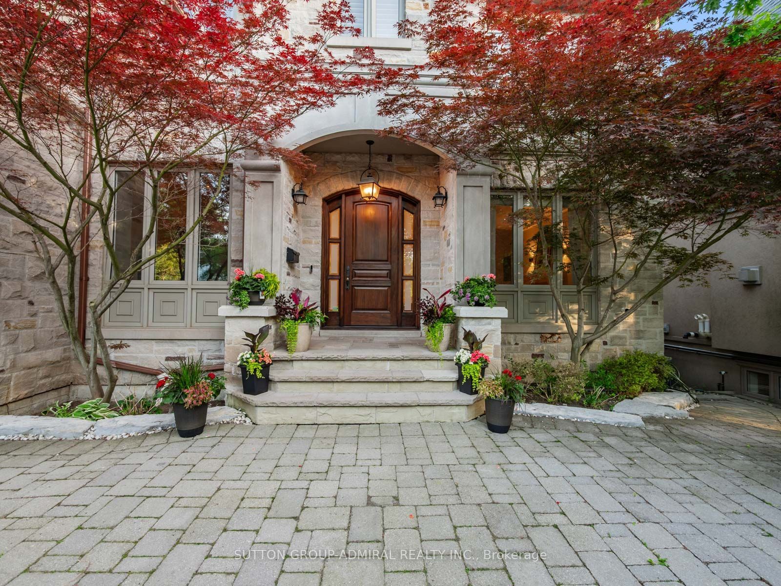 35 Wentworth Avenue Property Photo 6