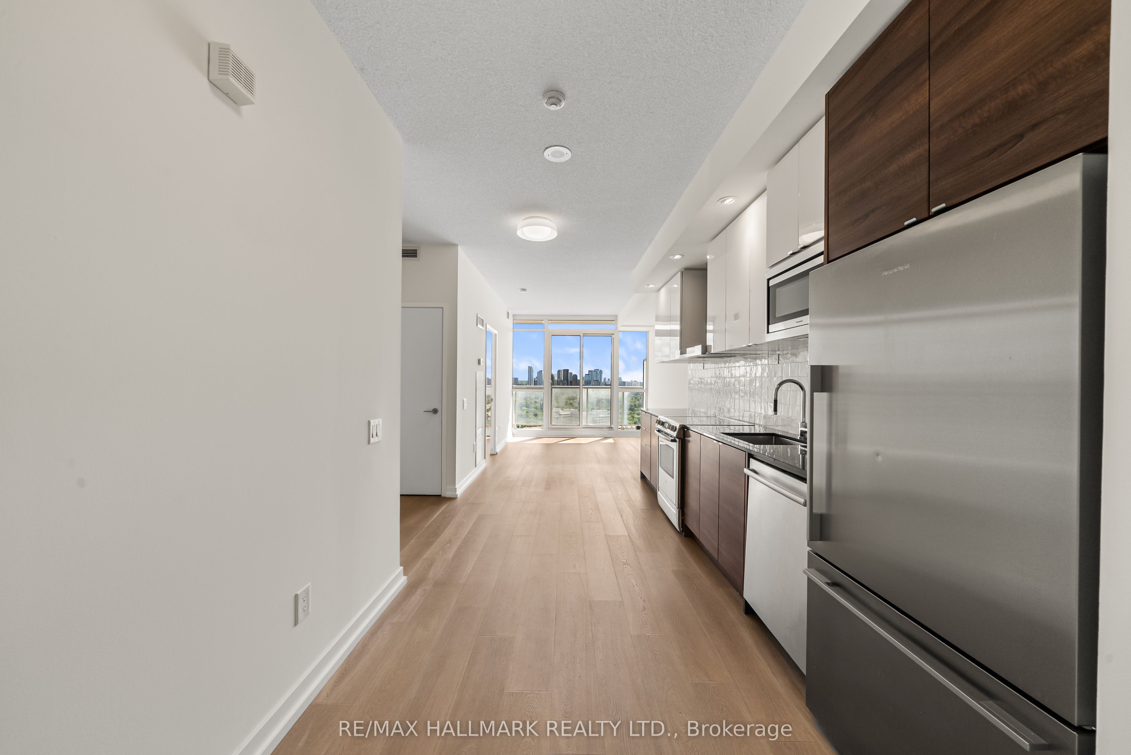 121 Mcmahon Drive 3102 Property Photo 3