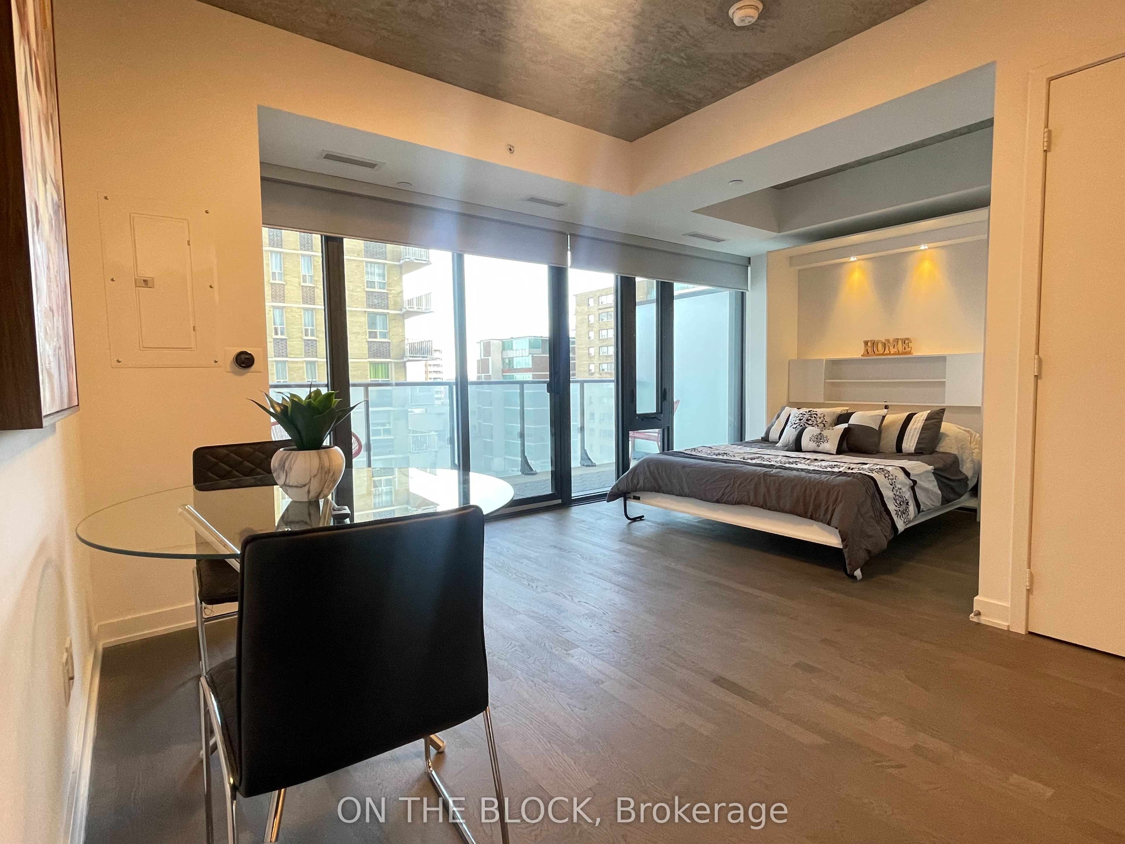 185 Roehampton Avenue 509 Property Photo 4