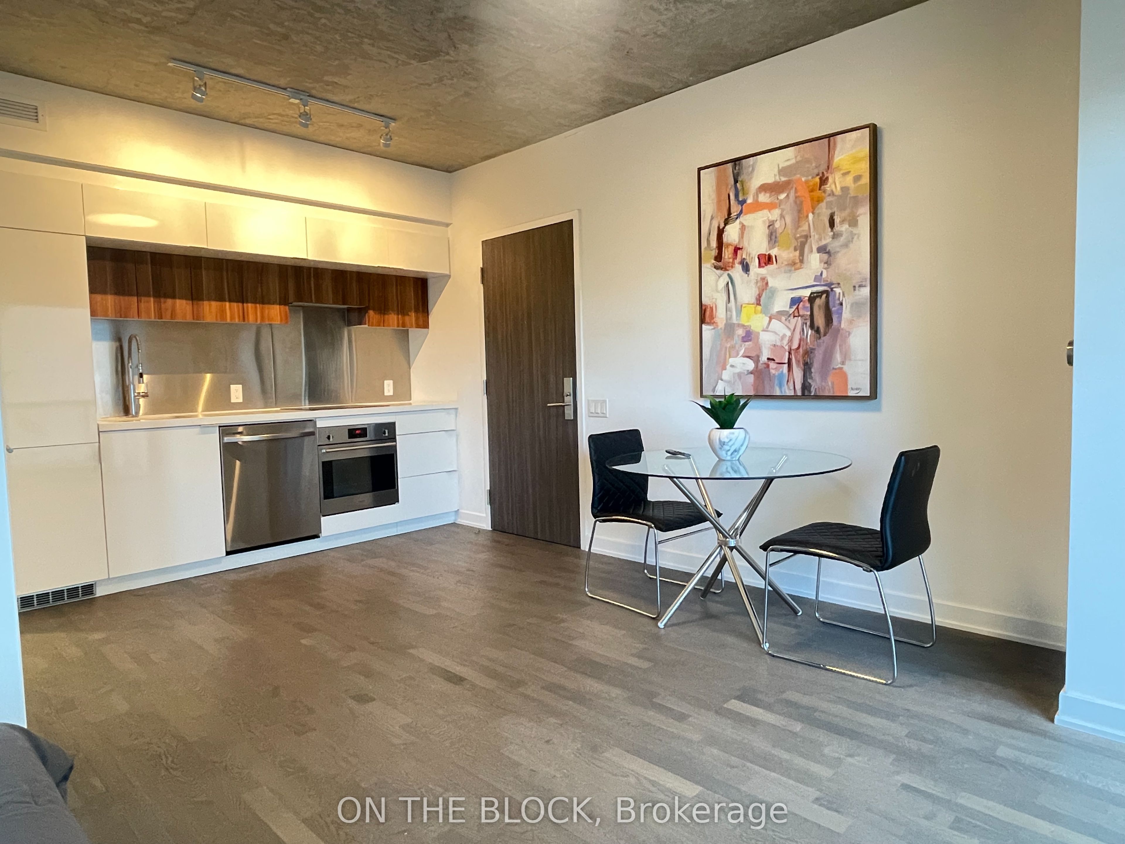 185 Roehampton Avenue 509 Property Photo 5
