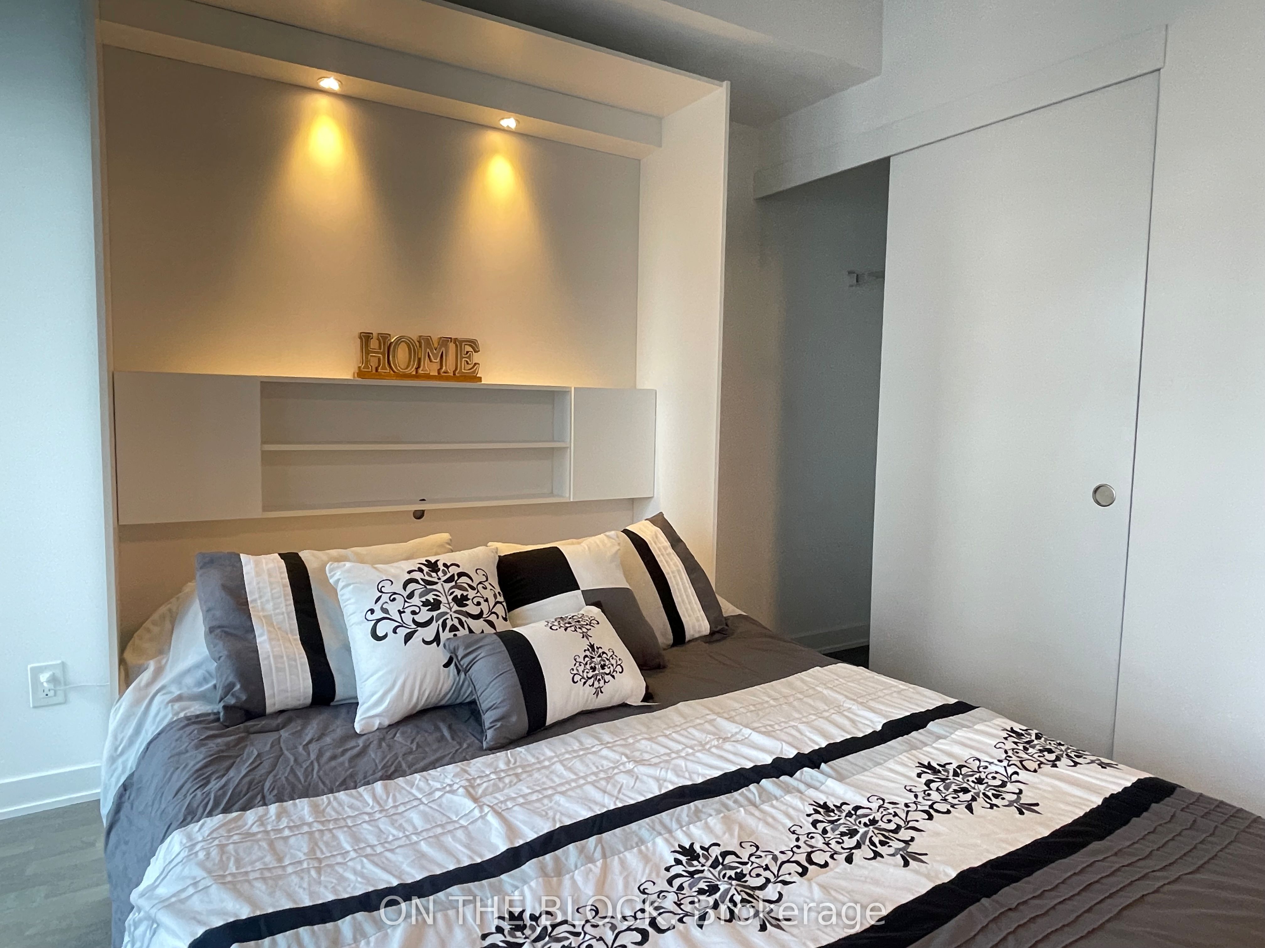 185 Roehampton Avenue 509 Property Photo 8