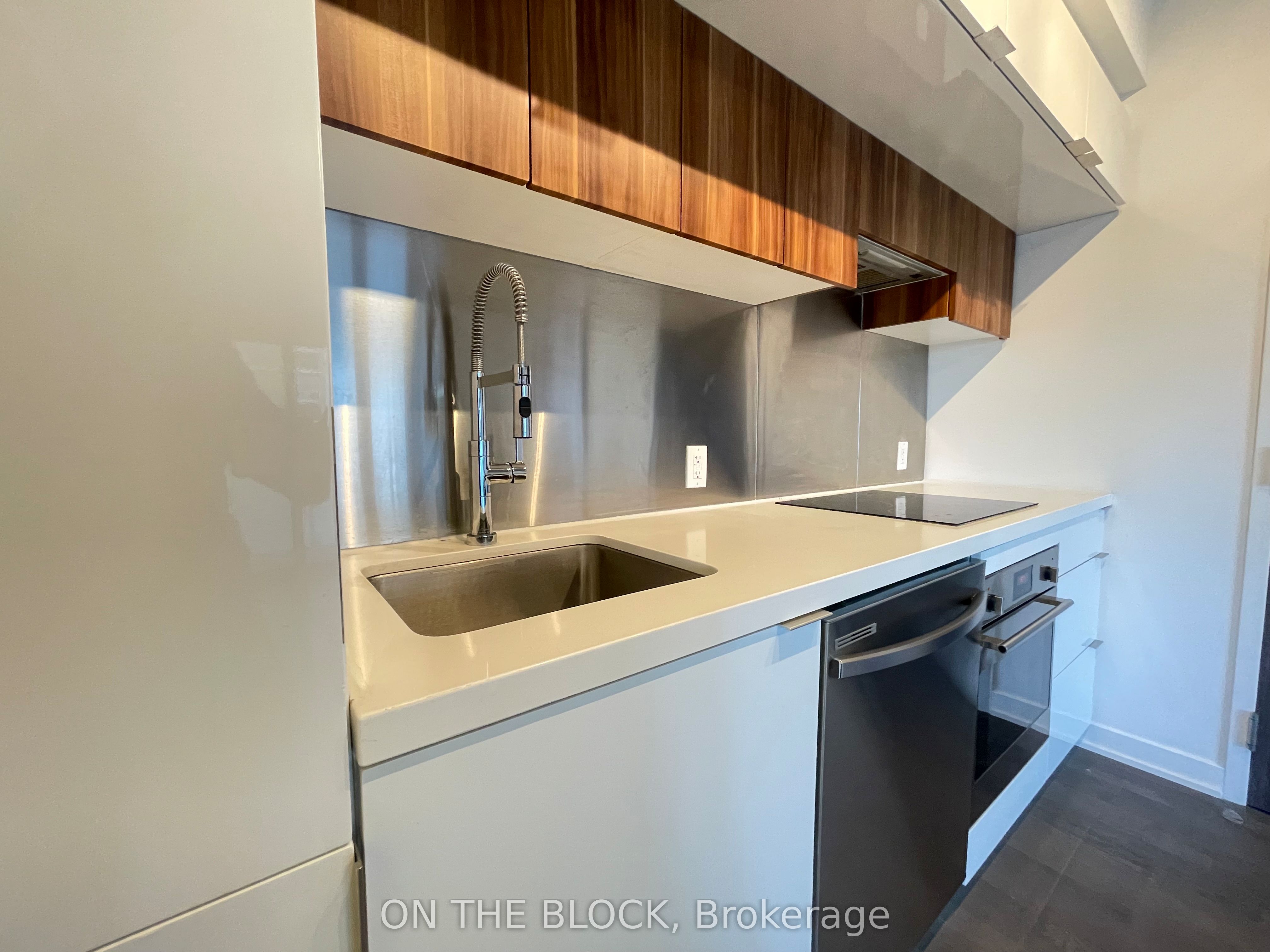 185 Roehampton Avenue 509 Property Photo 10