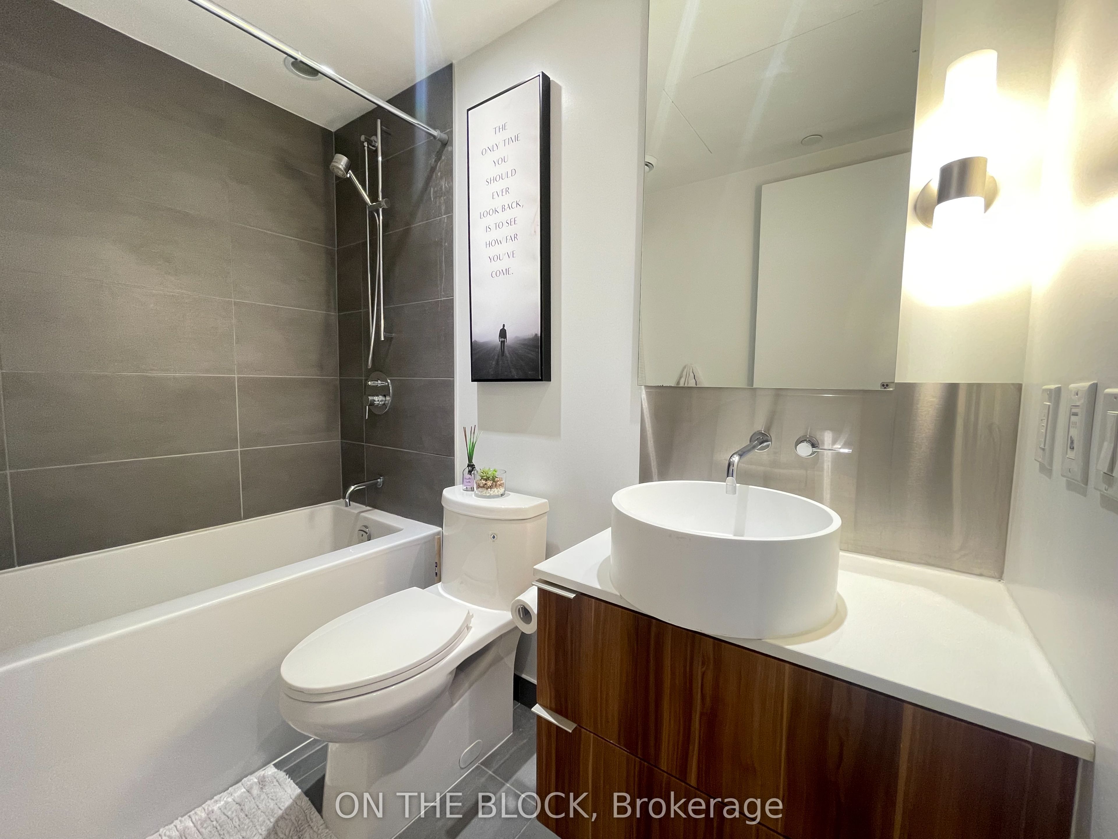 185 Roehampton Avenue 509 Property Photo 12