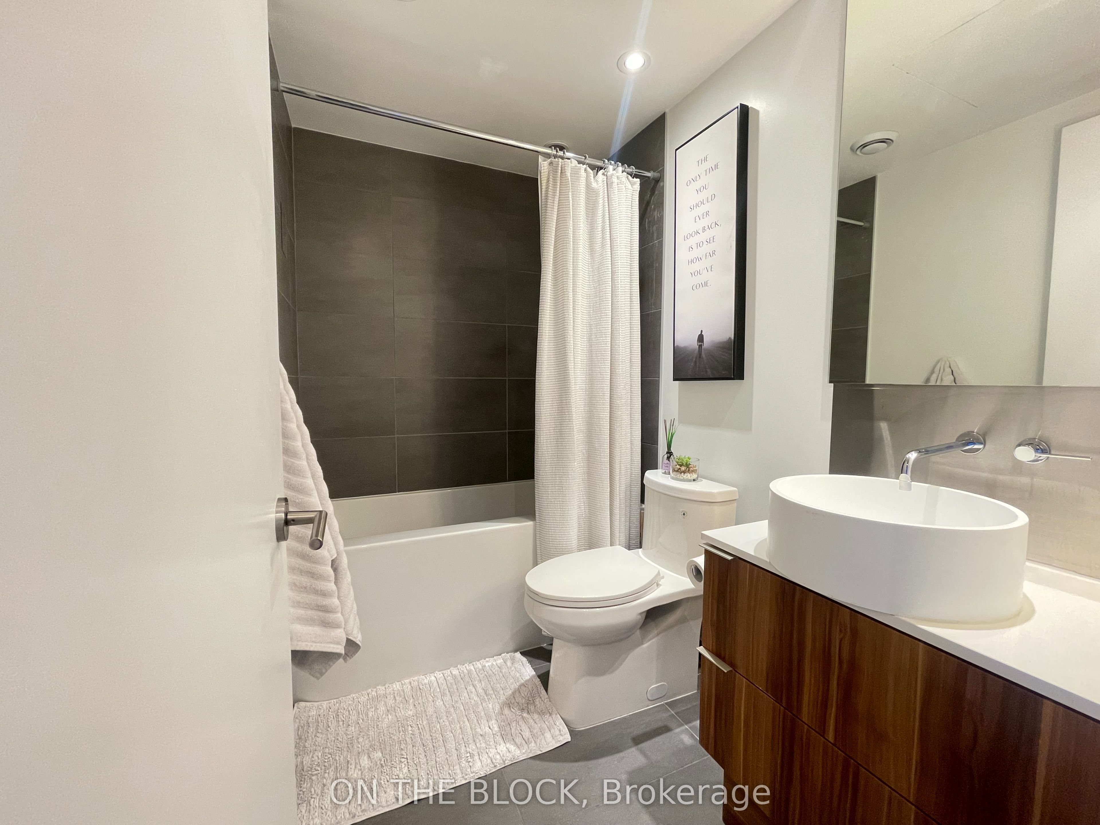 185 Roehampton Avenue 509 Property Photo 14
