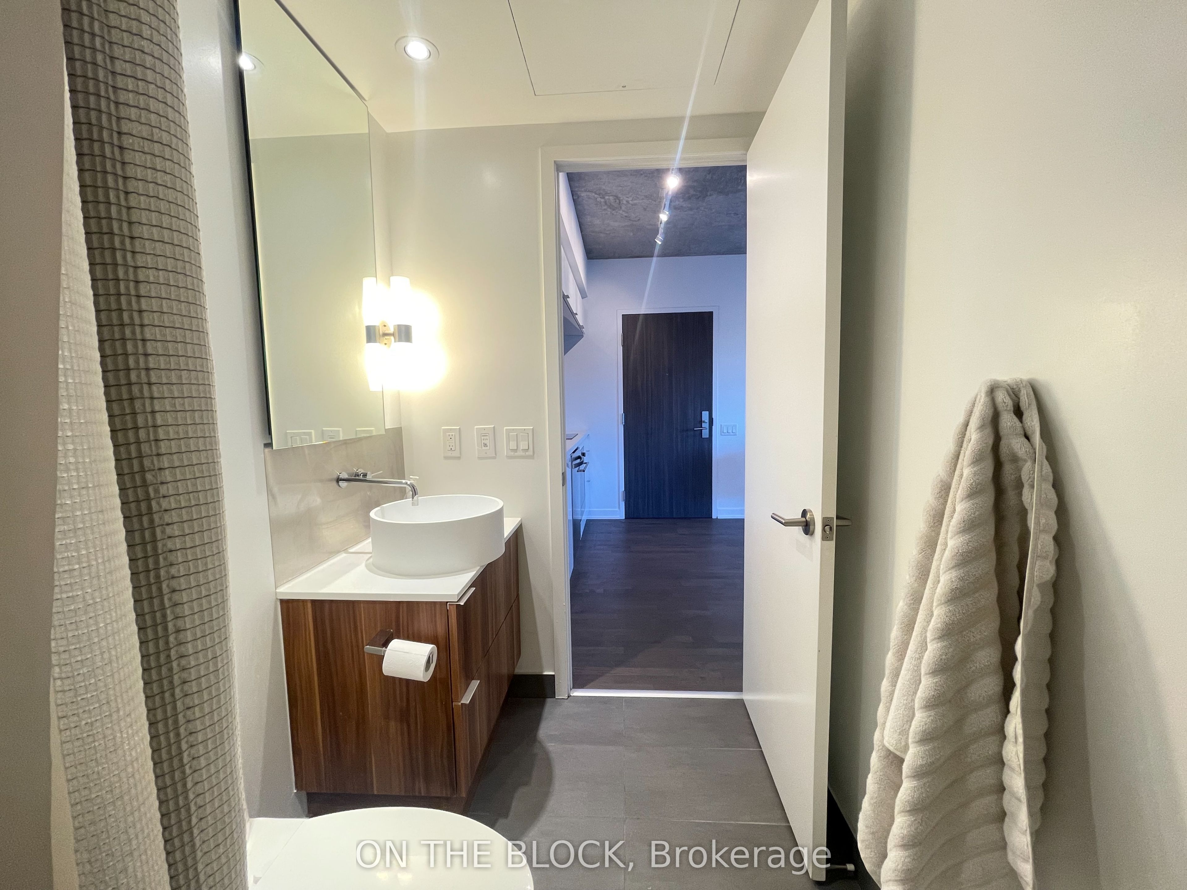 185 Roehampton Avenue 509 Property Photo 15