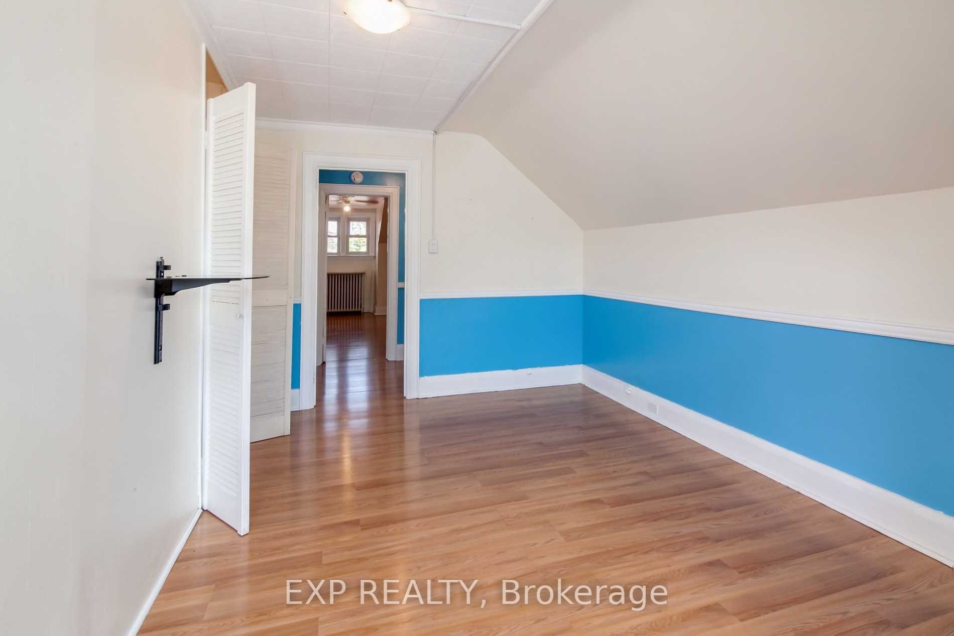 896 Avenue Road Property Photo 4
