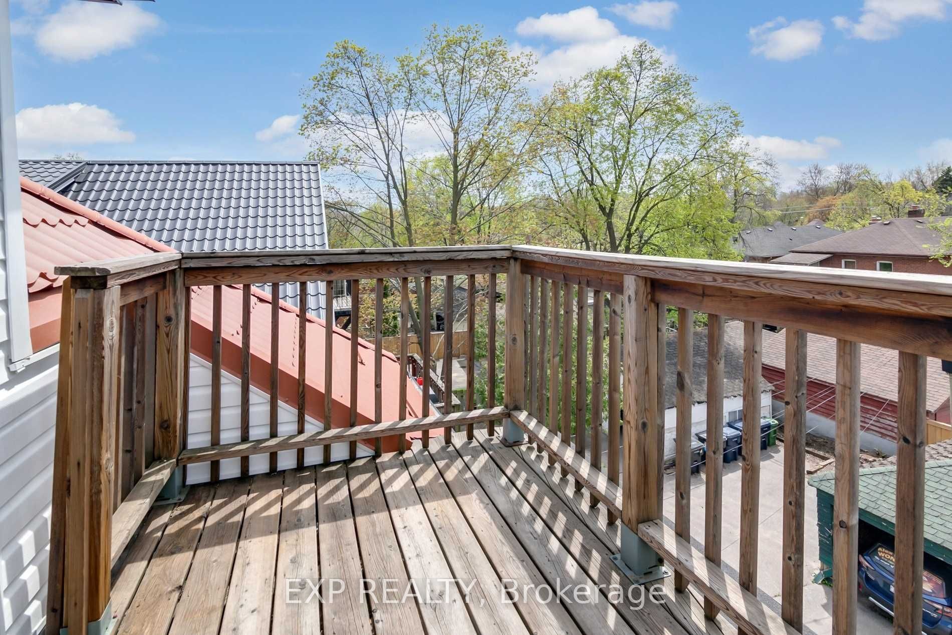 896 Avenue Road Property Photo 8
