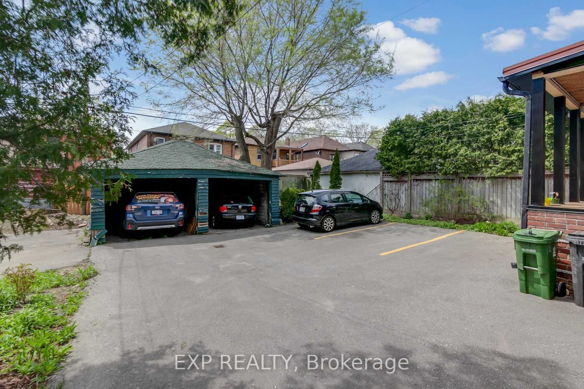 896 Avenue Road Property Photo 22