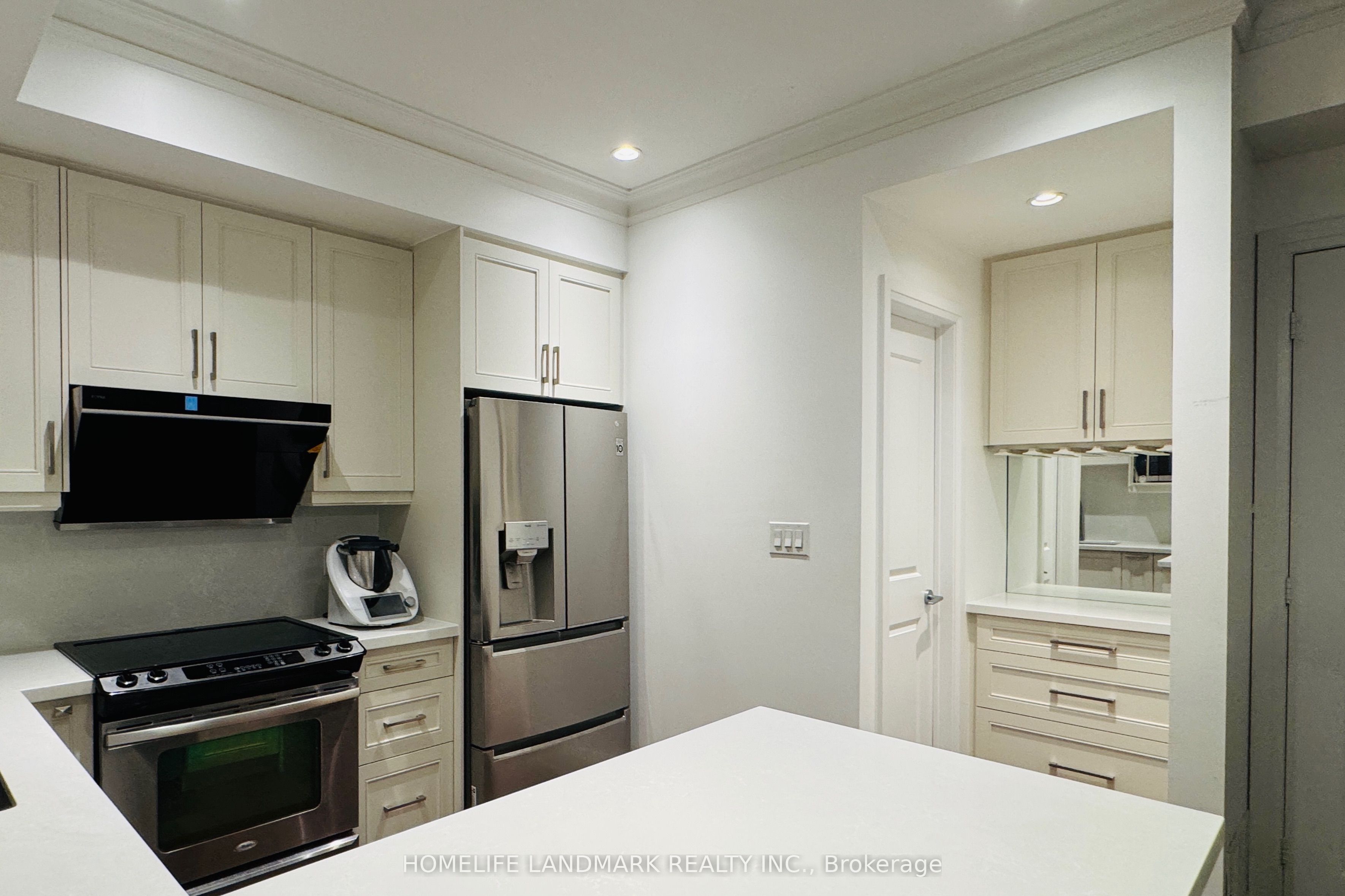 7 Oakburn Crescent 15 Property Photo 8