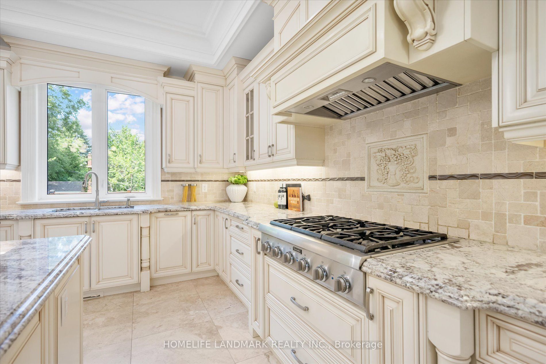 92 Caines Avenue Property Photo 8