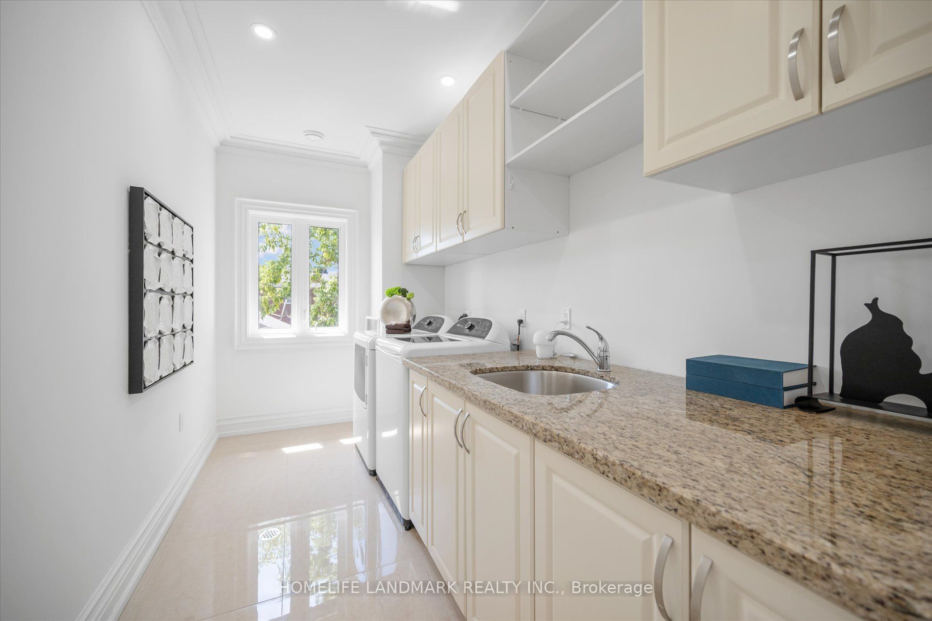 92 Caines Avenue Property Photo 32