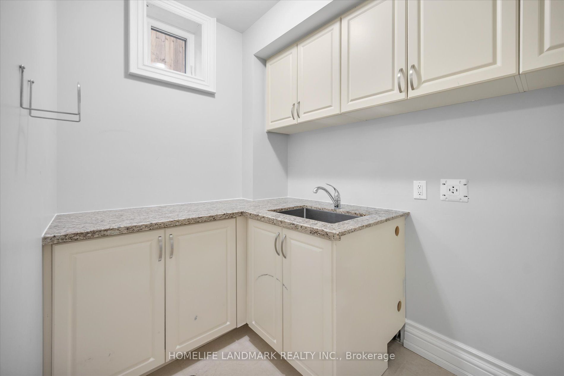 92 Caines Avenue Property Photo 41
