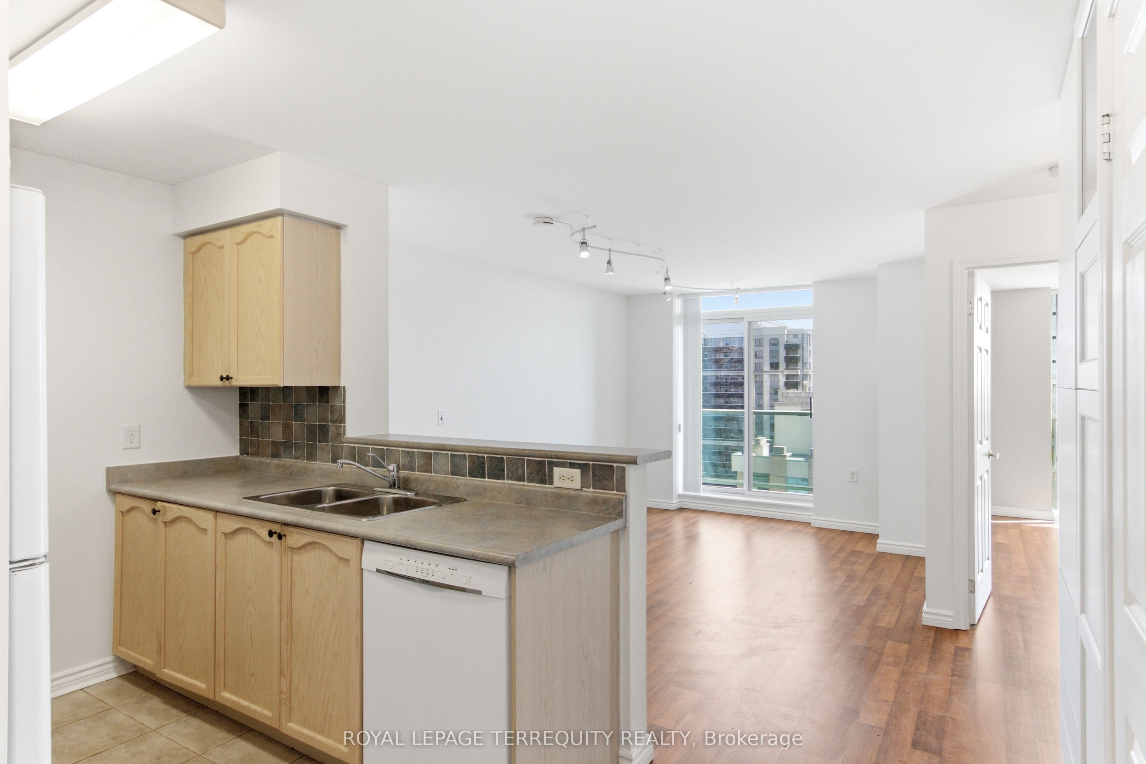 20 Olive Avenue Ph07 Property Photo 3
