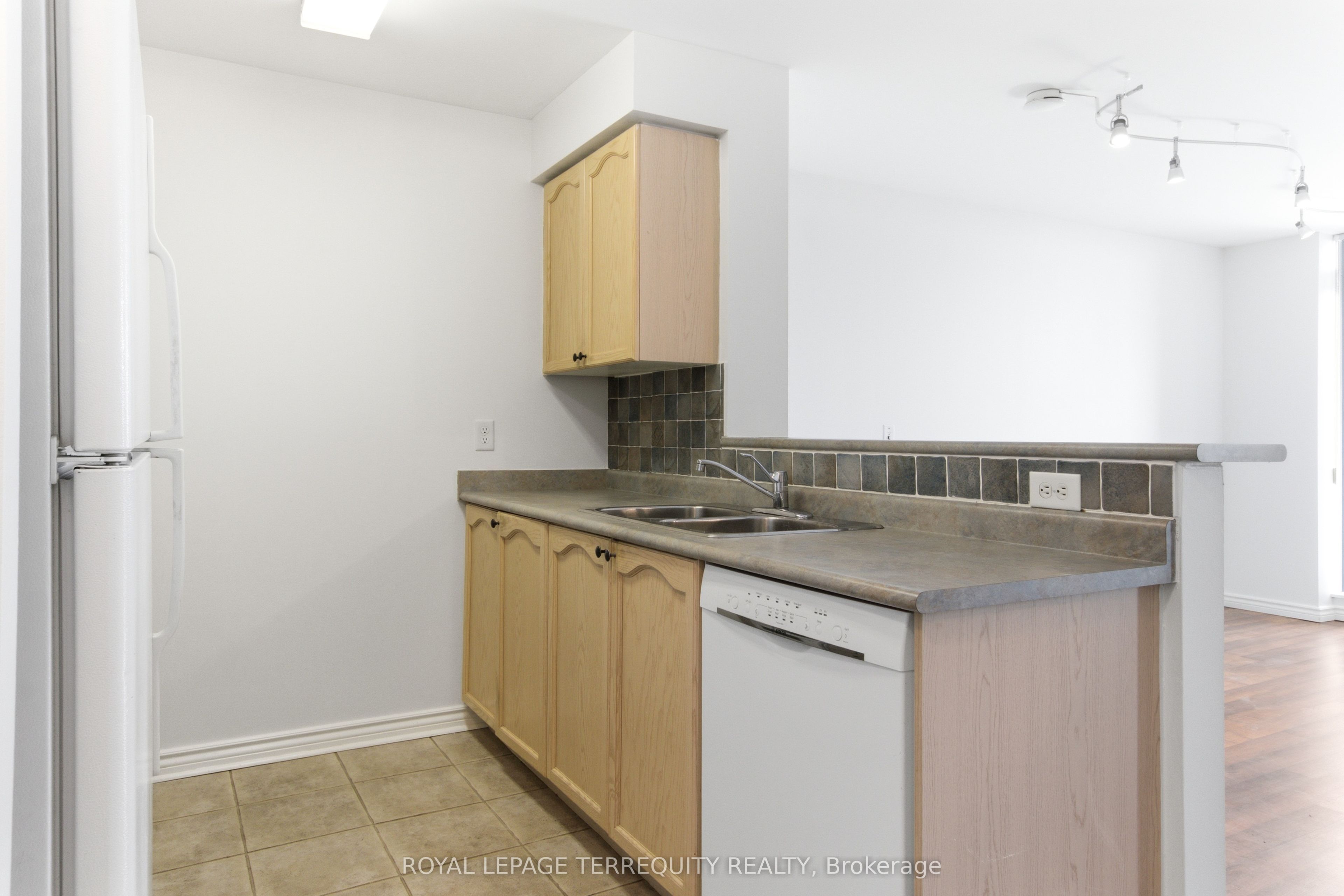 20 Olive Avenue Ph07 Property Photo 11