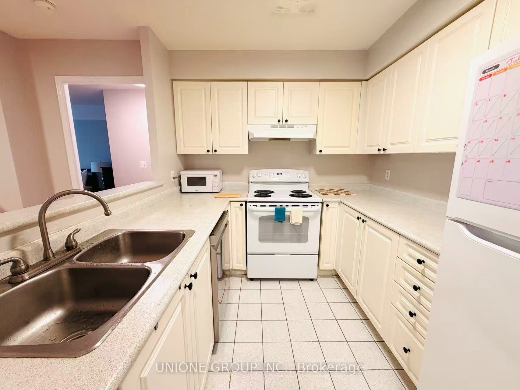8 Pemberton Avenue 506 Property Photo 11