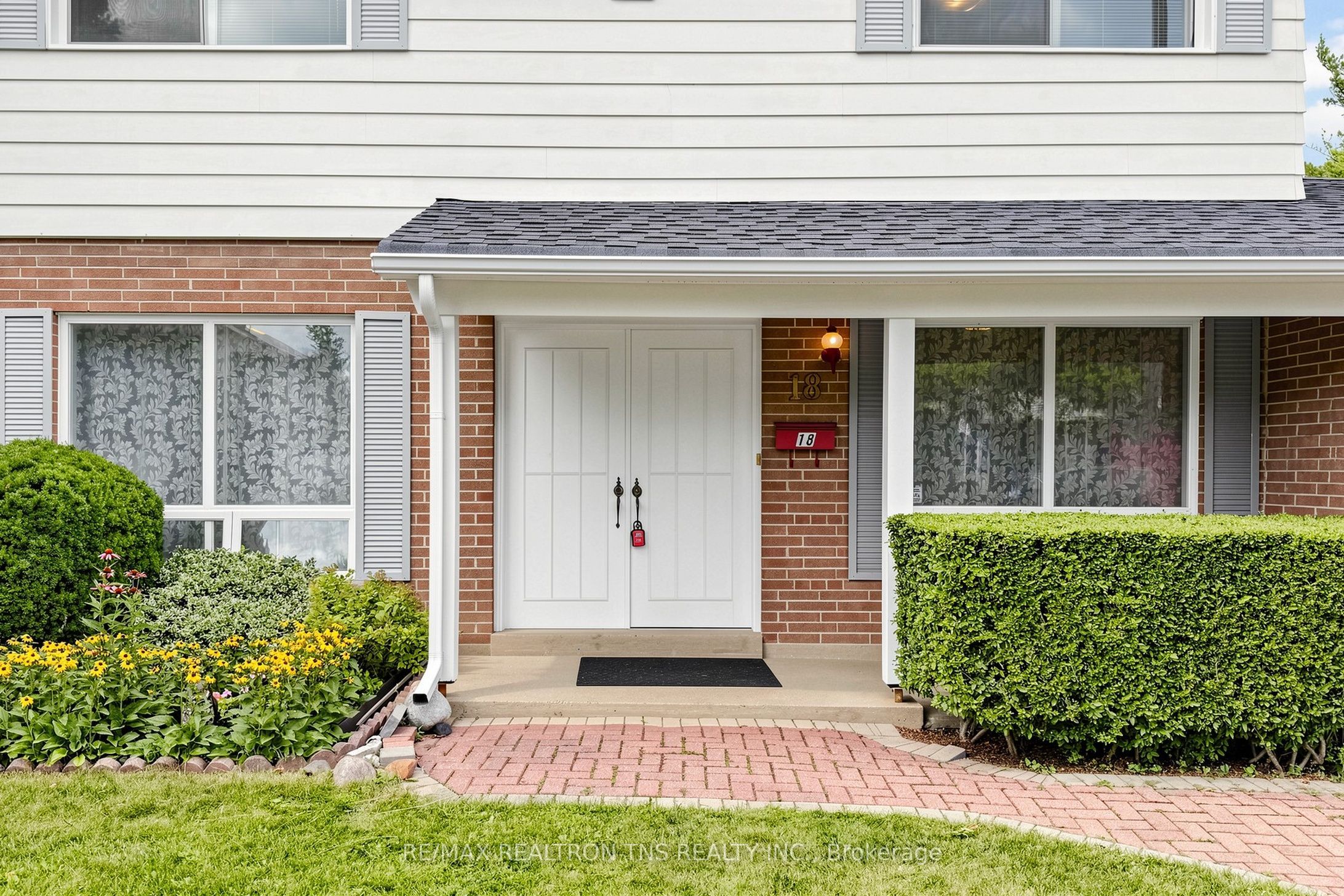 18 Lisburn Crescent Property Photo 3