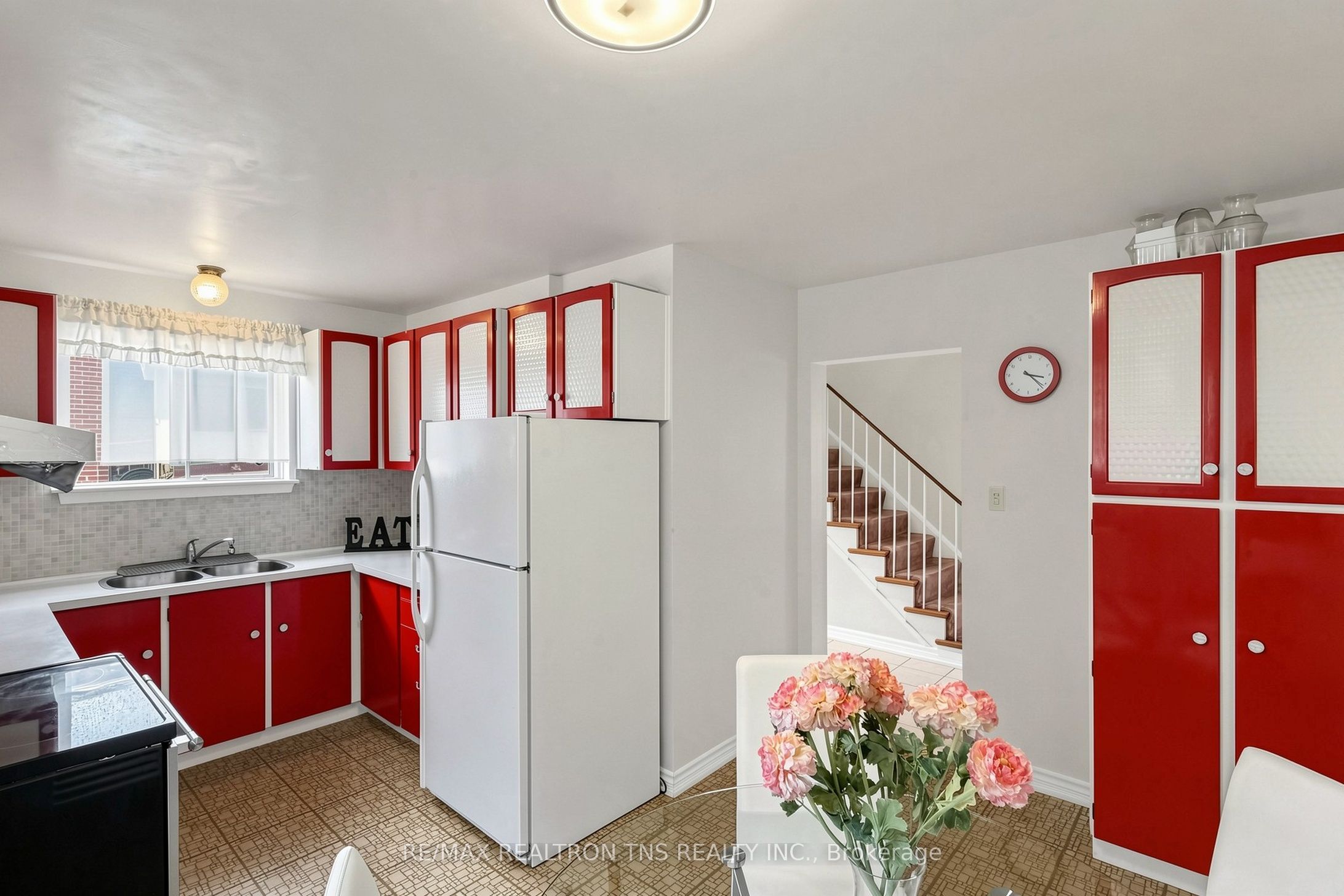 18 Lisburn Crescent Property Photo 9
