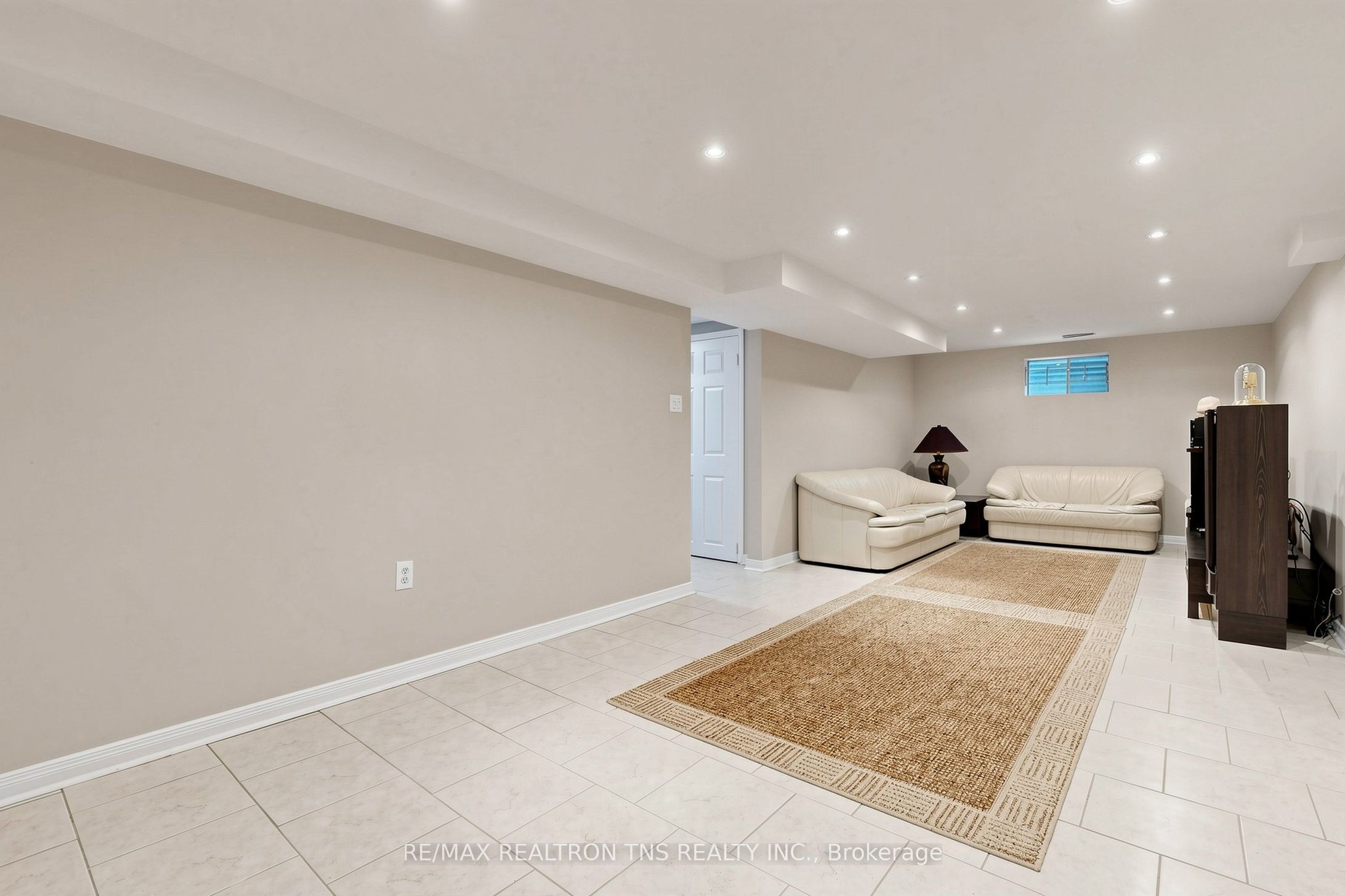 18 Lisburn Crescent Property Photo 15