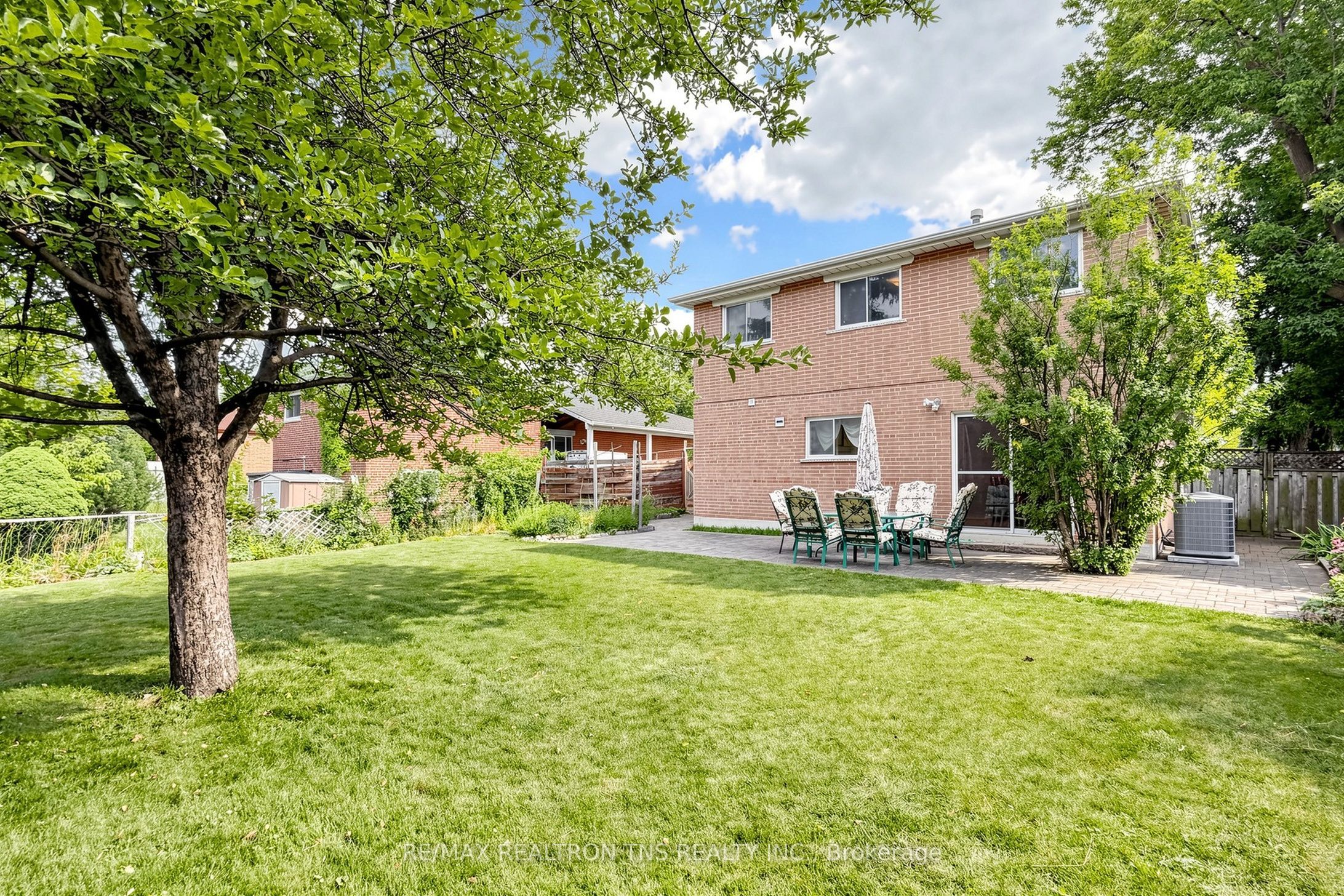 18 Lisburn Crescent Property Photo 18