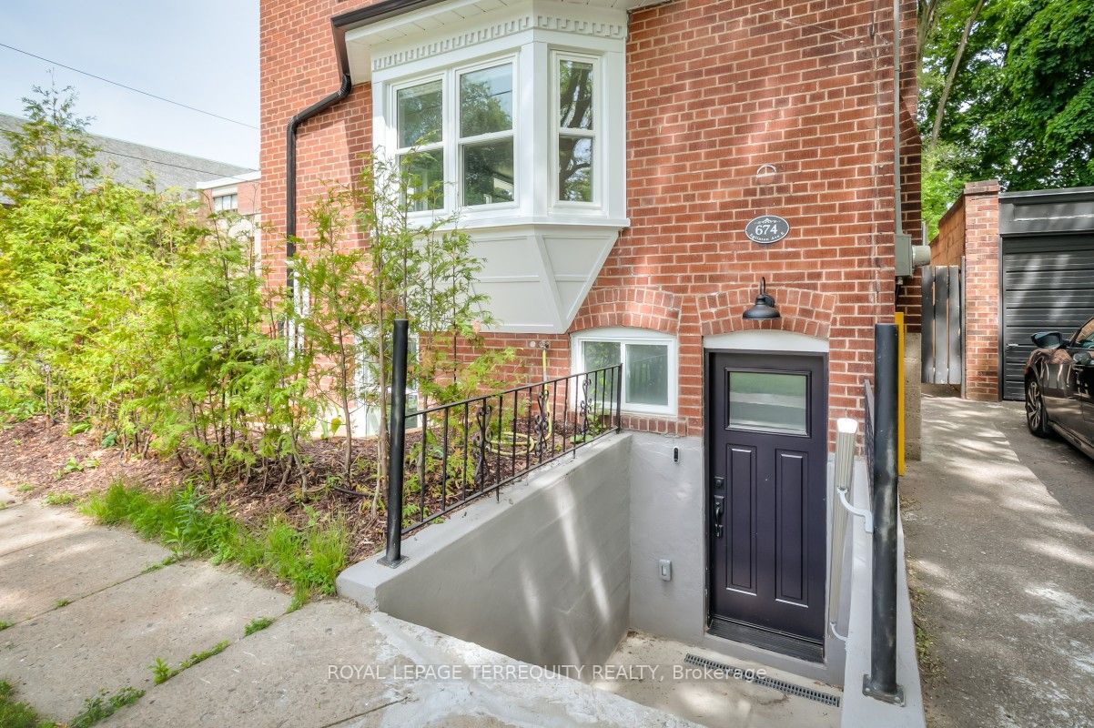 674 Eglinton Avenue E Lower Property Photo 11