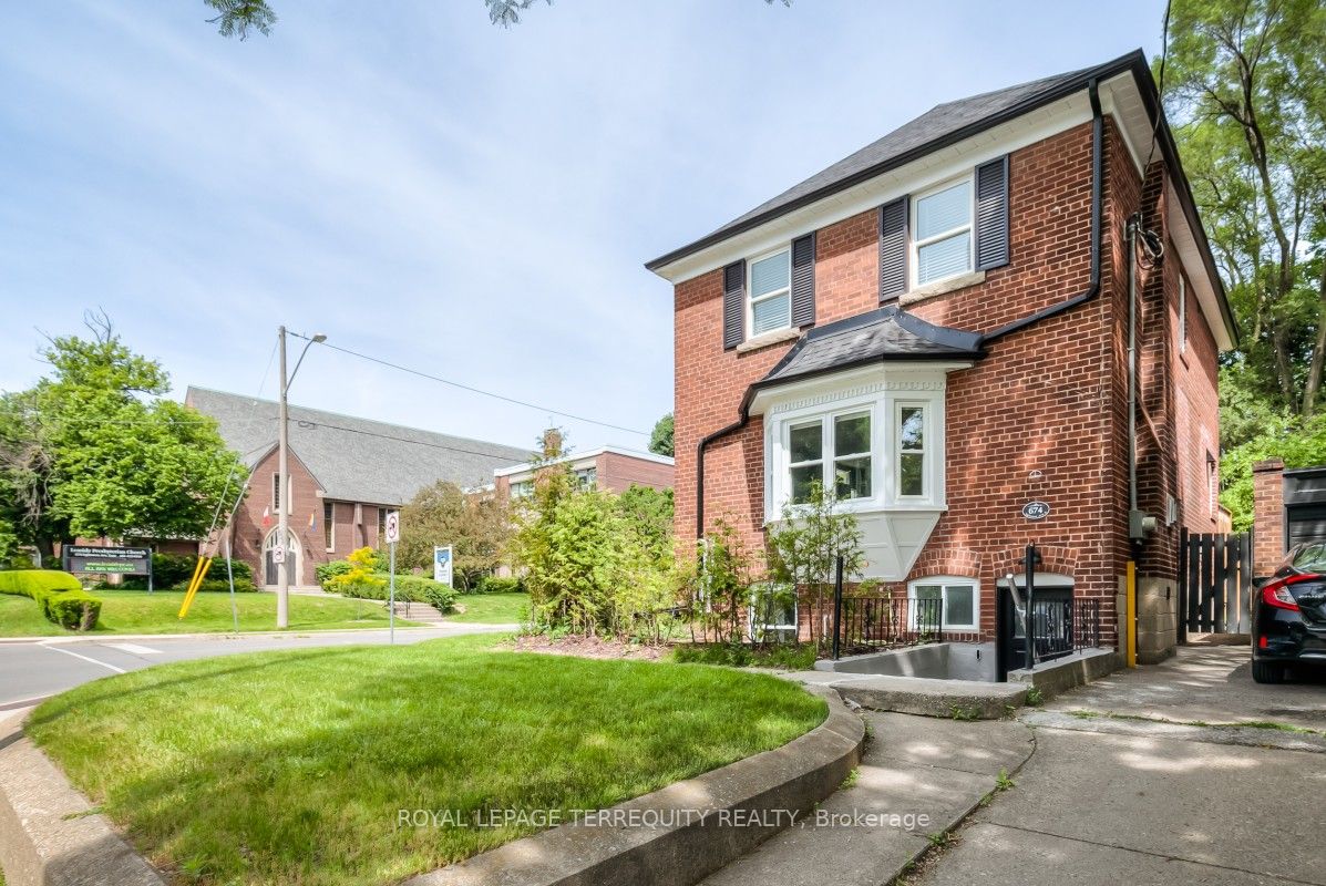 674 Eglinton Avenue E Lower Property Photo 12