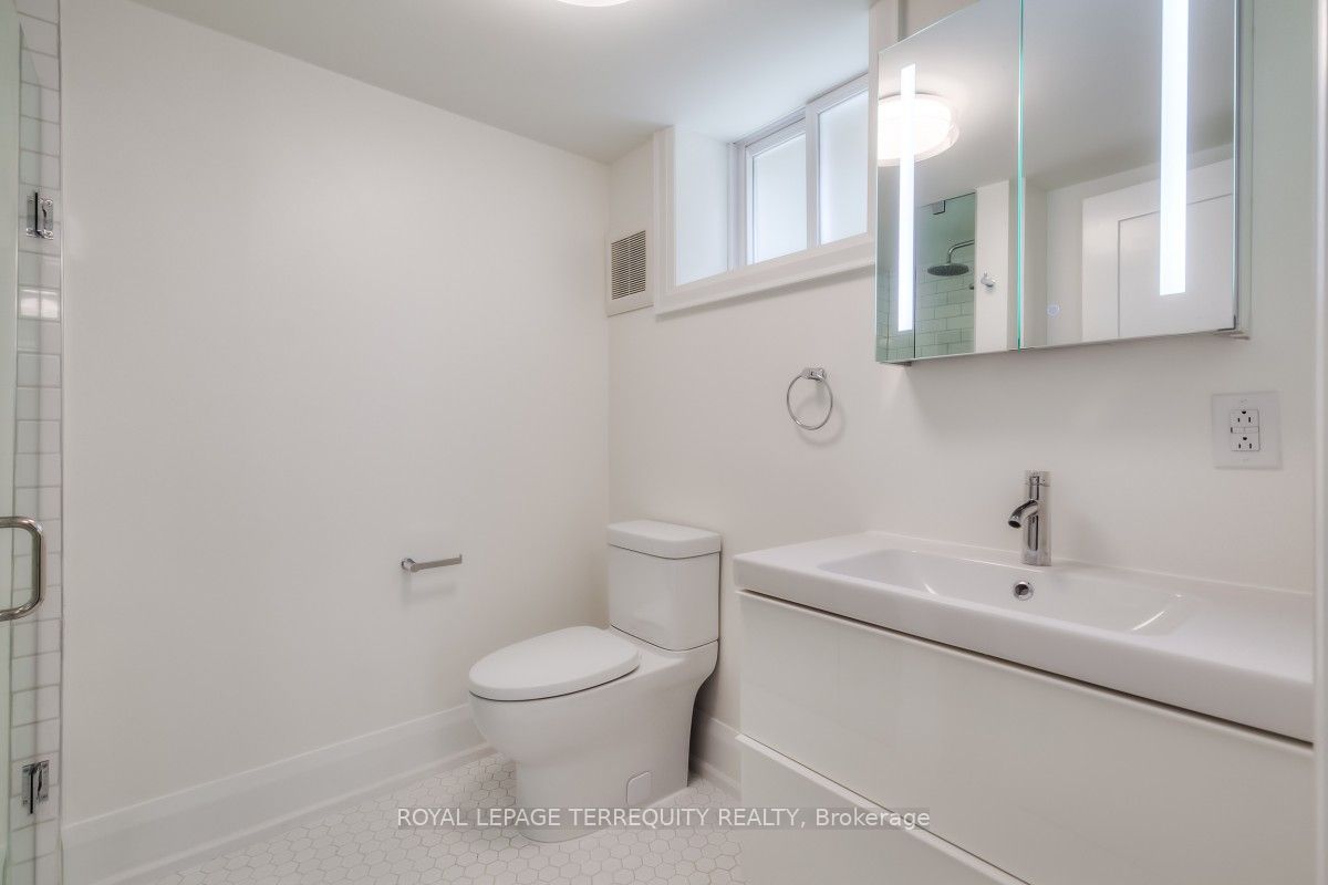 674 Eglinton Avenue E Lower Property Photo 14