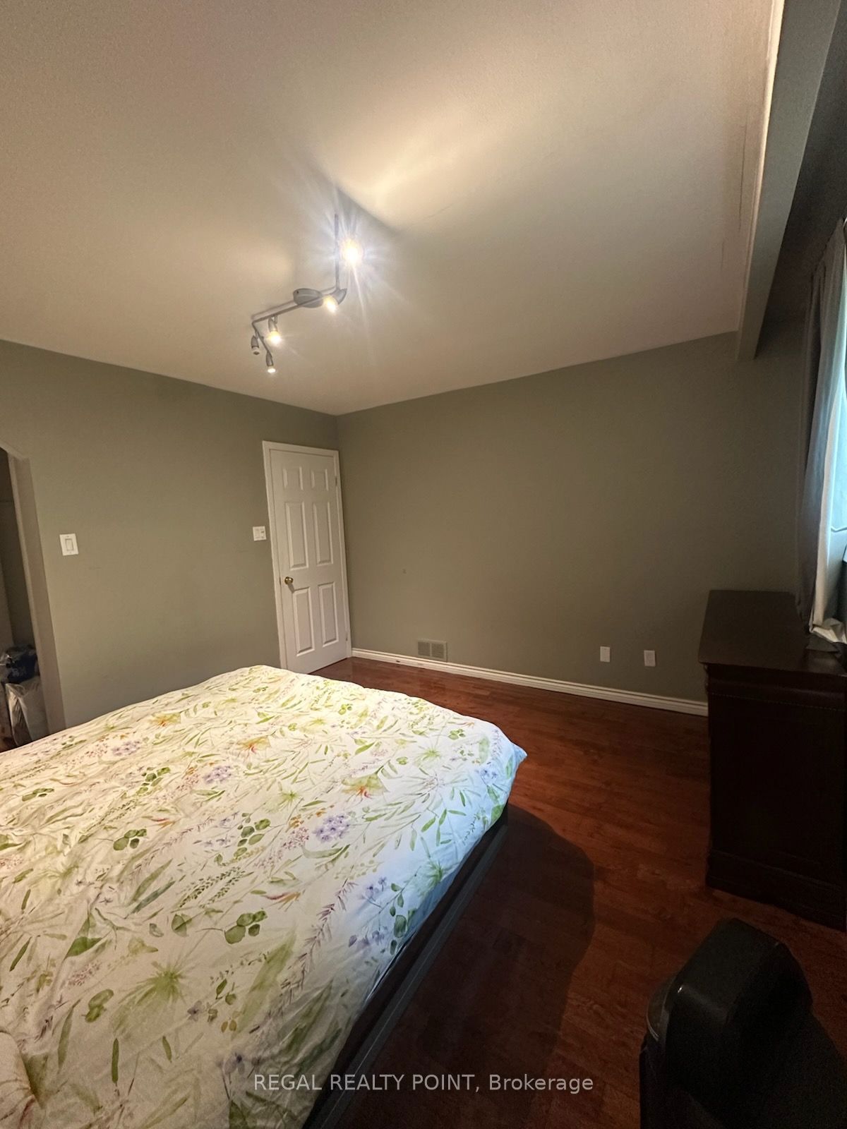6 Harrington Crescent Property Photo 8