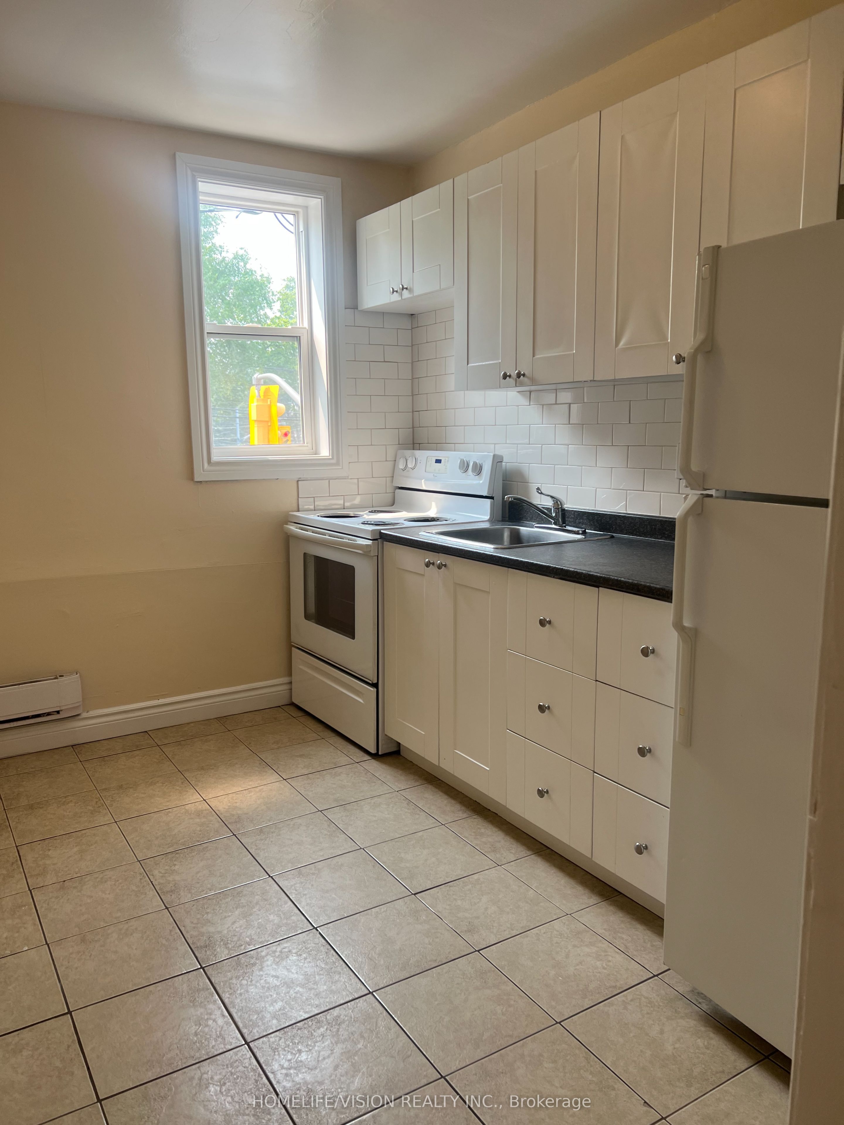788 Eglinton Avenue E 1 Property Photo 2