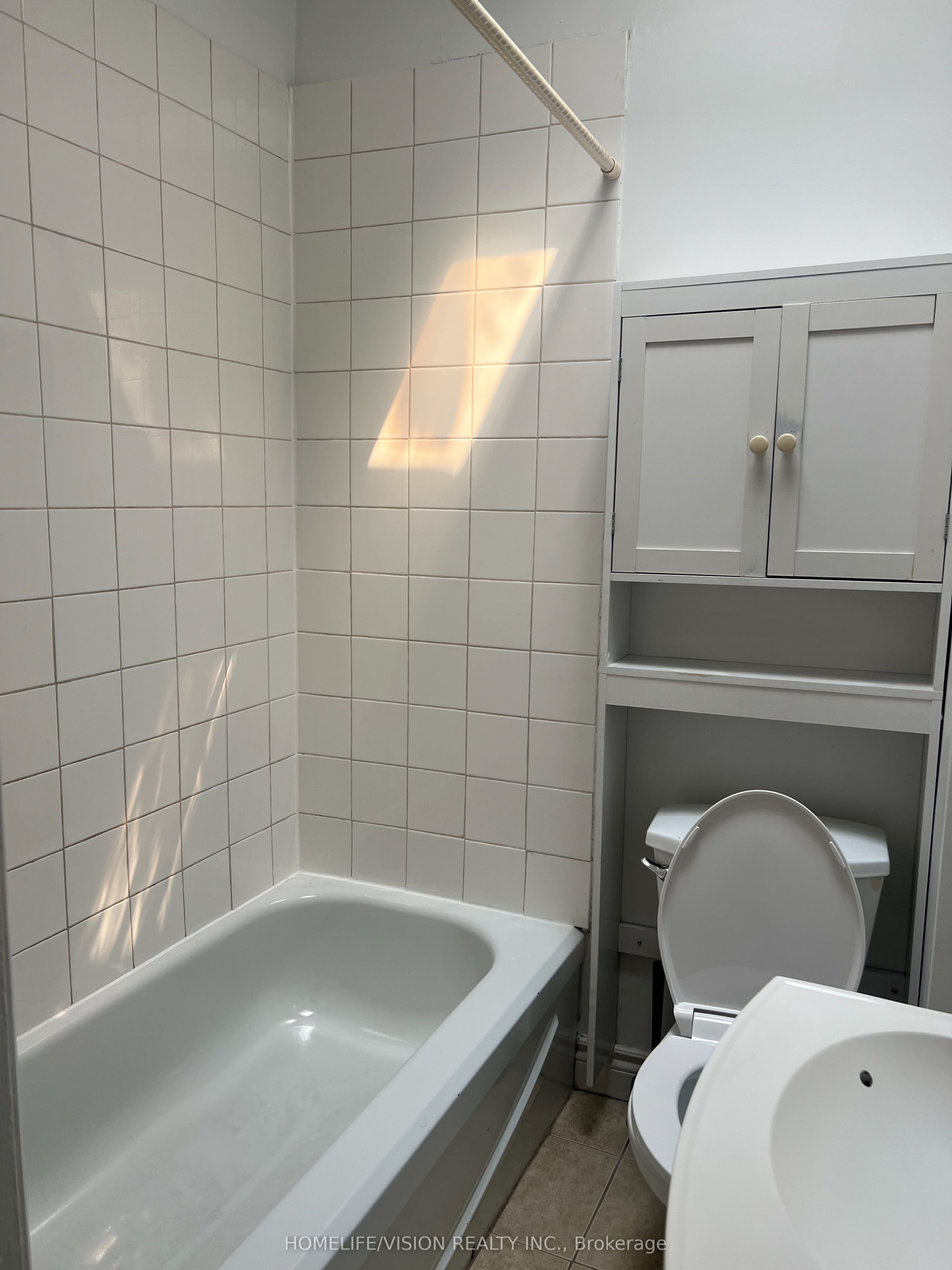 788 Eglinton Avenue E 1 Property Photo 8