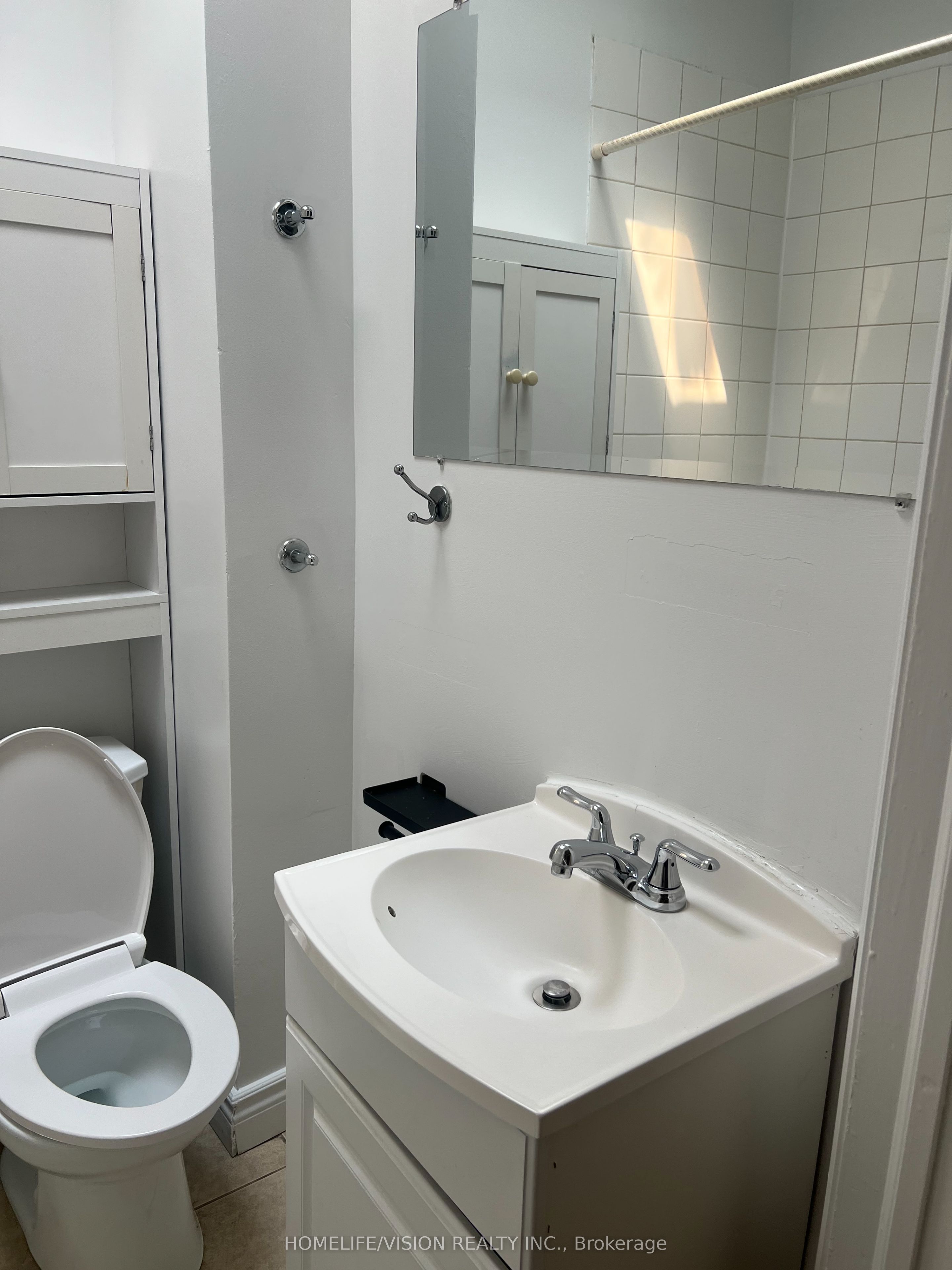 788 Eglinton Avenue E 1 Property Photo 9