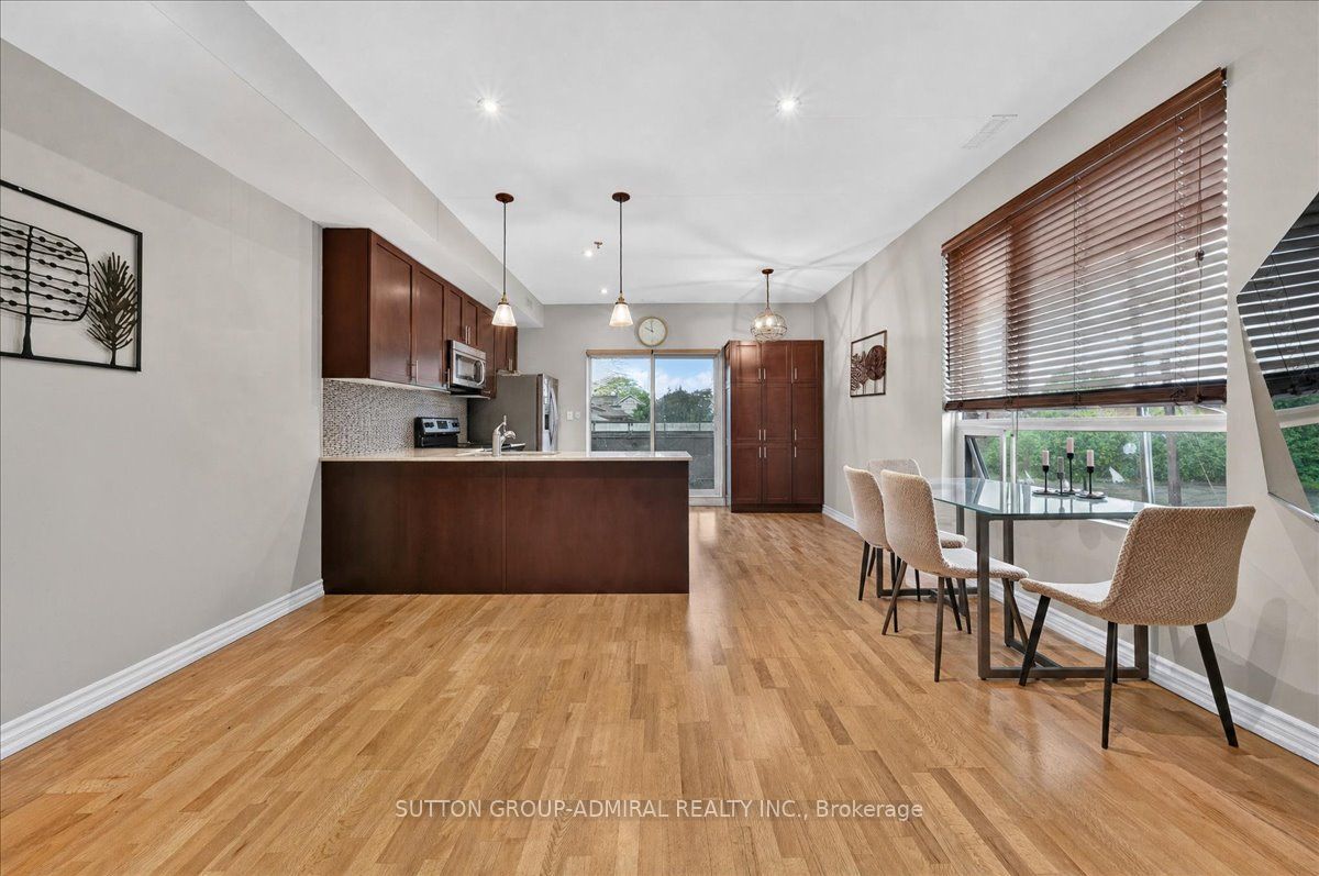 2 Maxwell Street 202 Property Photo 3