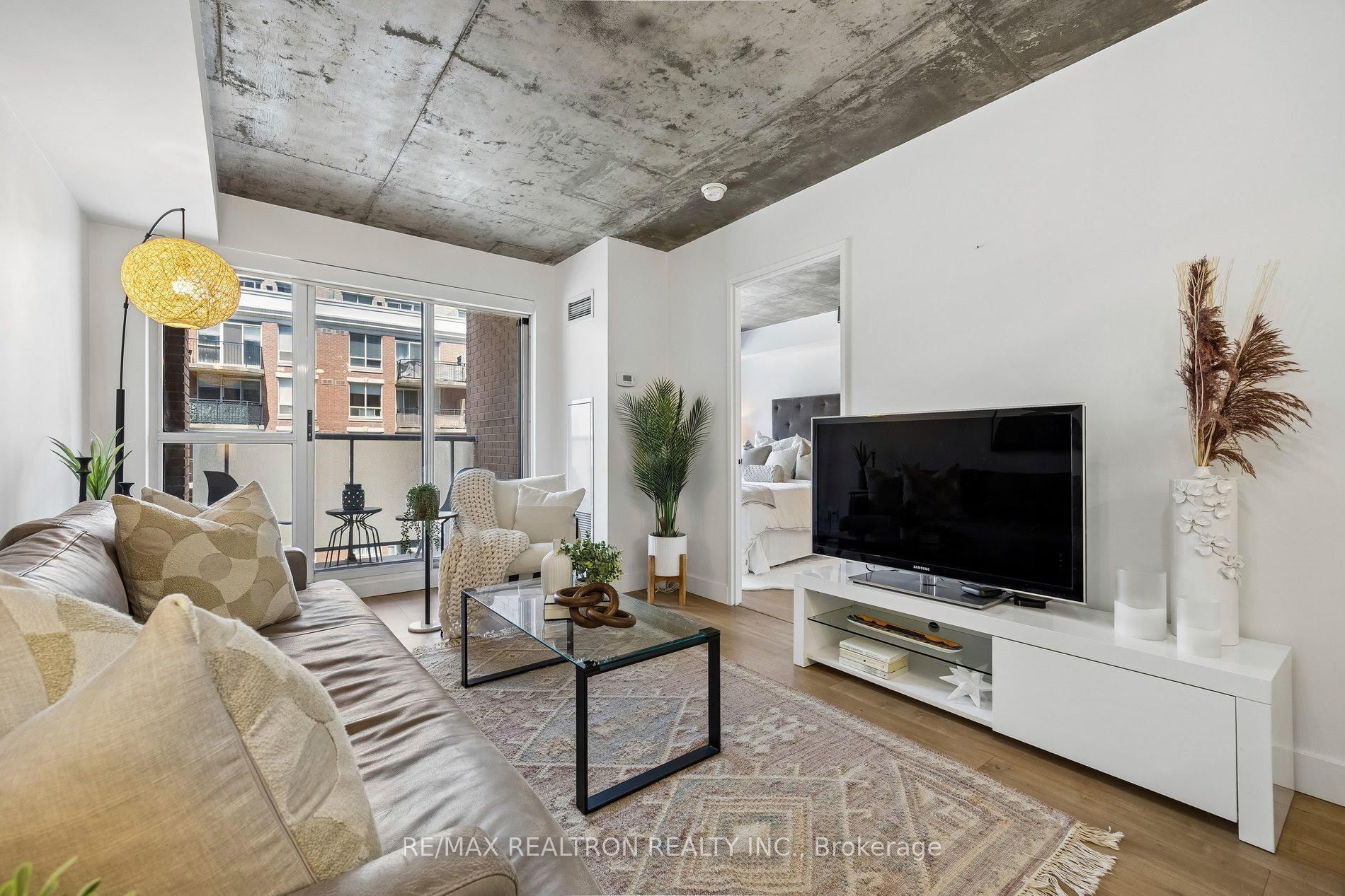 1005 King Street W 512 Property Photo 17
