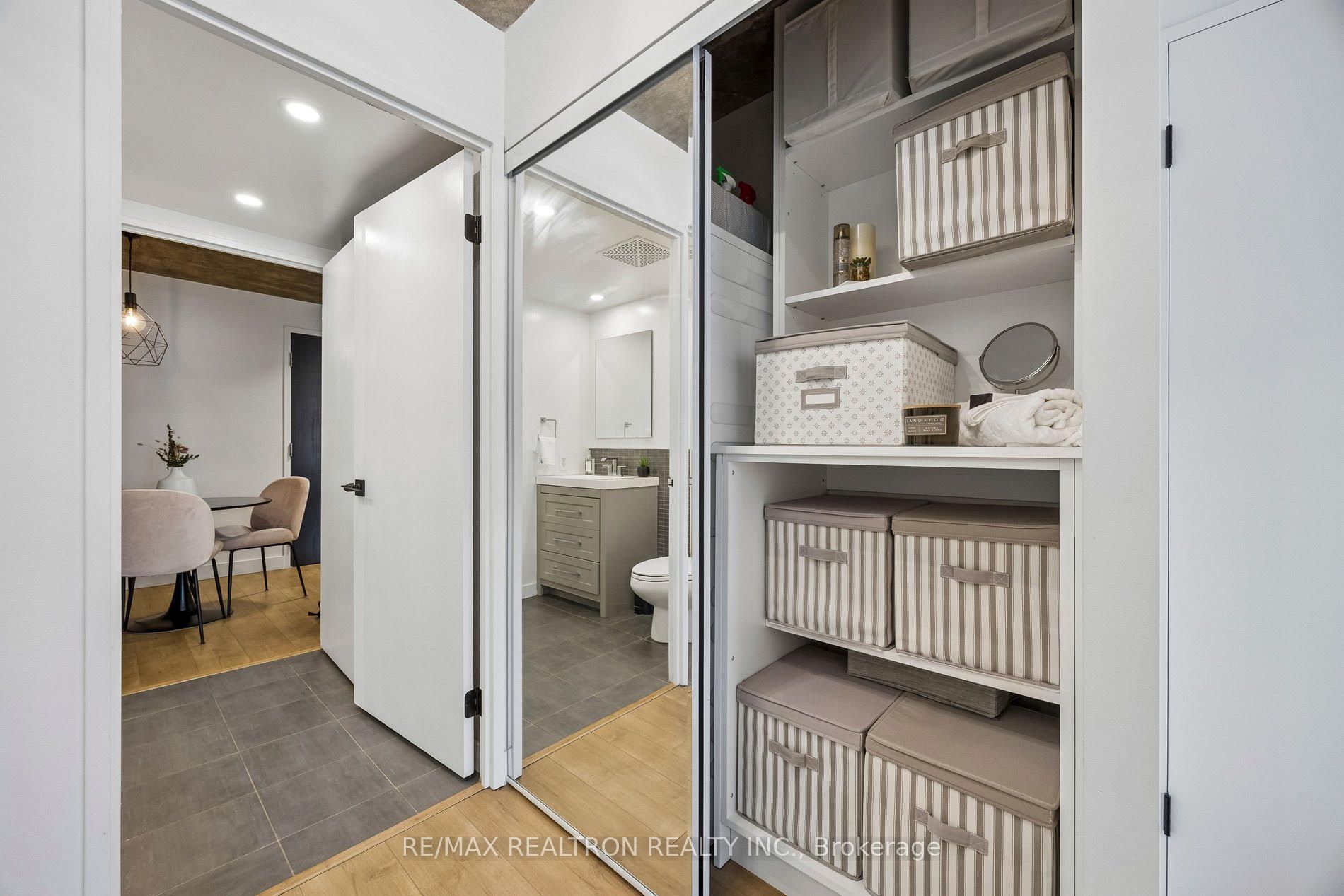 1005 King Street W 512 Property Photo 25