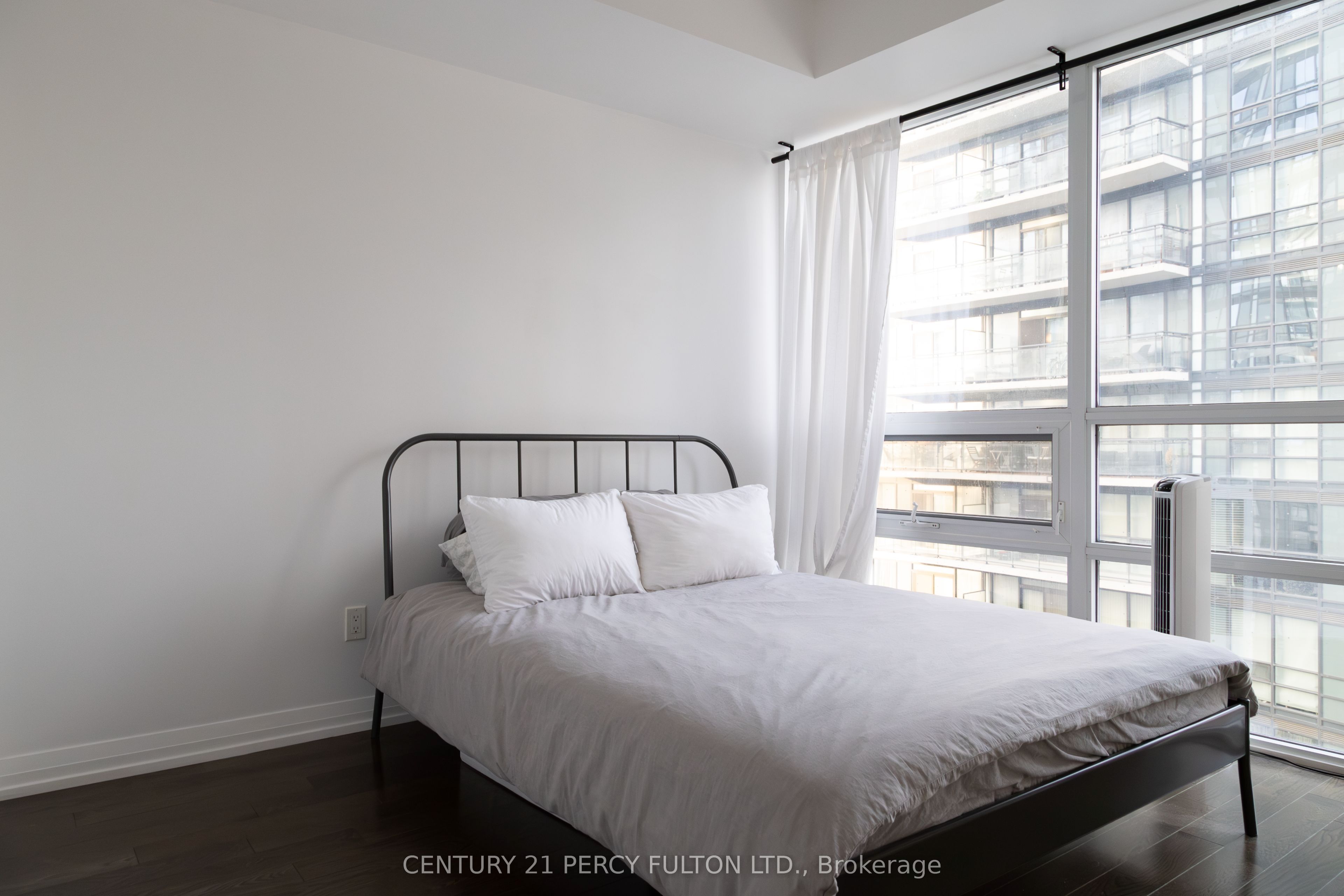 460 Adelaide Street E 1611 Property Photo 13