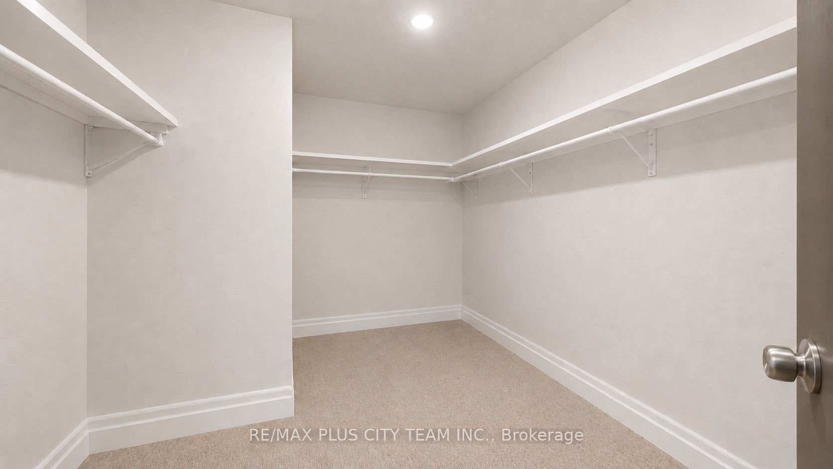 16 Harbour Street 4302 Property Photo 22